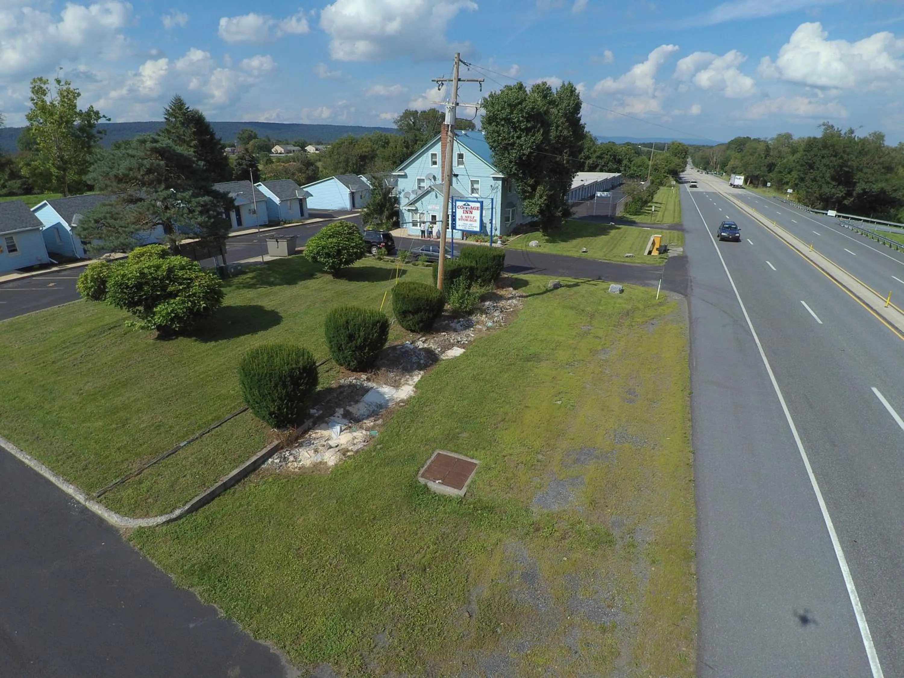 Property building in Cottage Inn - Grantville