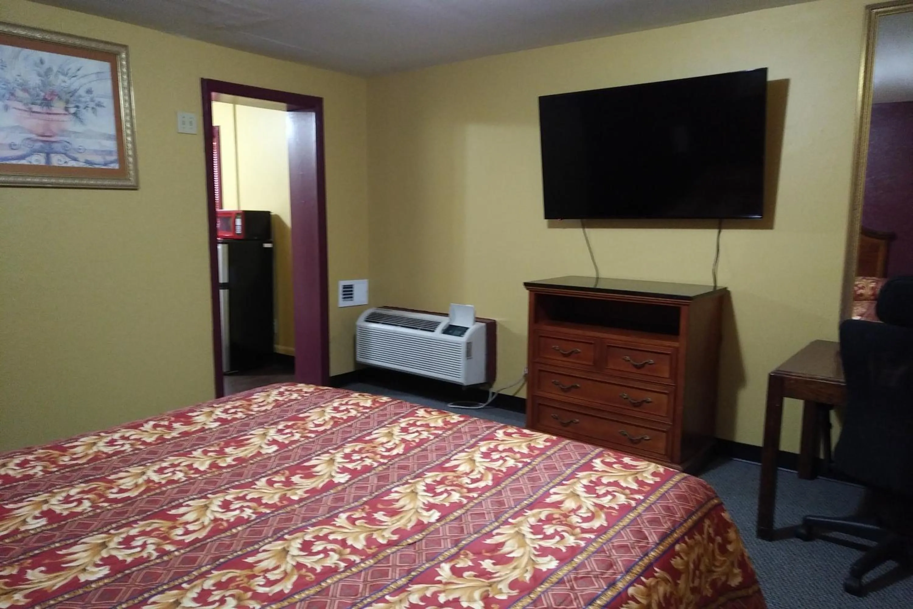 Bed in Cottage Inn - Grantville