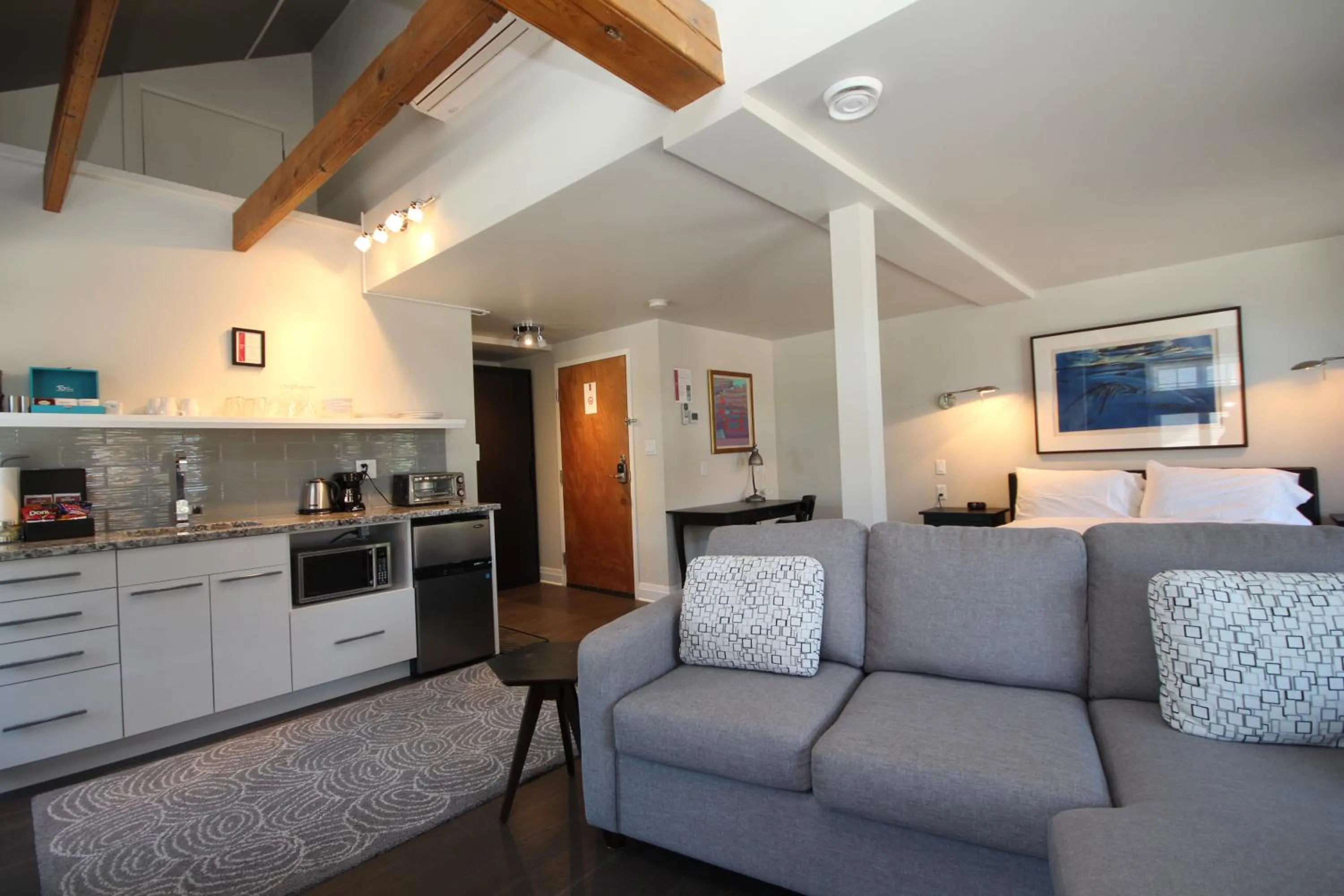 Kemptville Suites