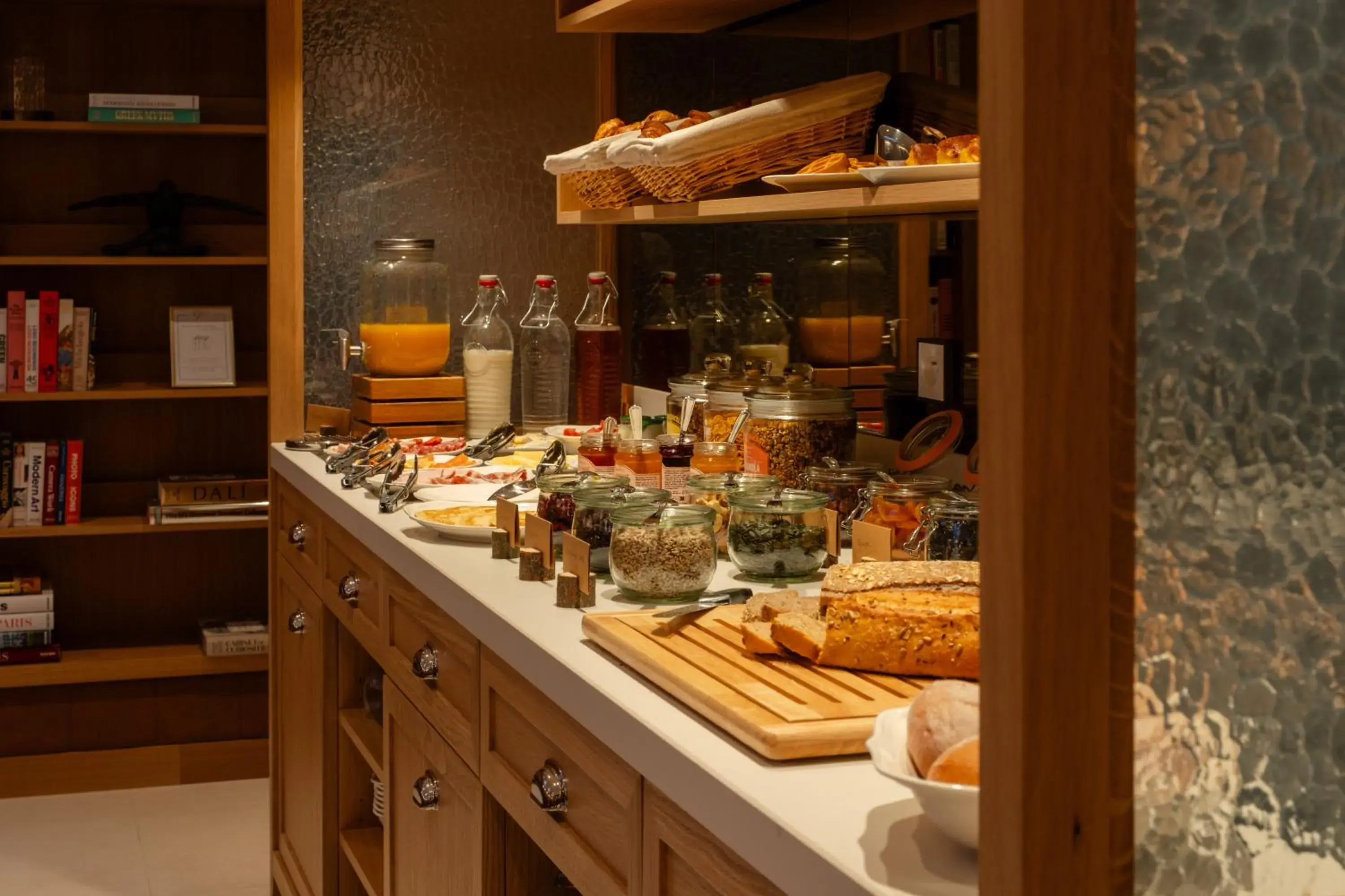 Food and drinks in 9Hotel Chelton Food and drinks in 9Hotel Chelton