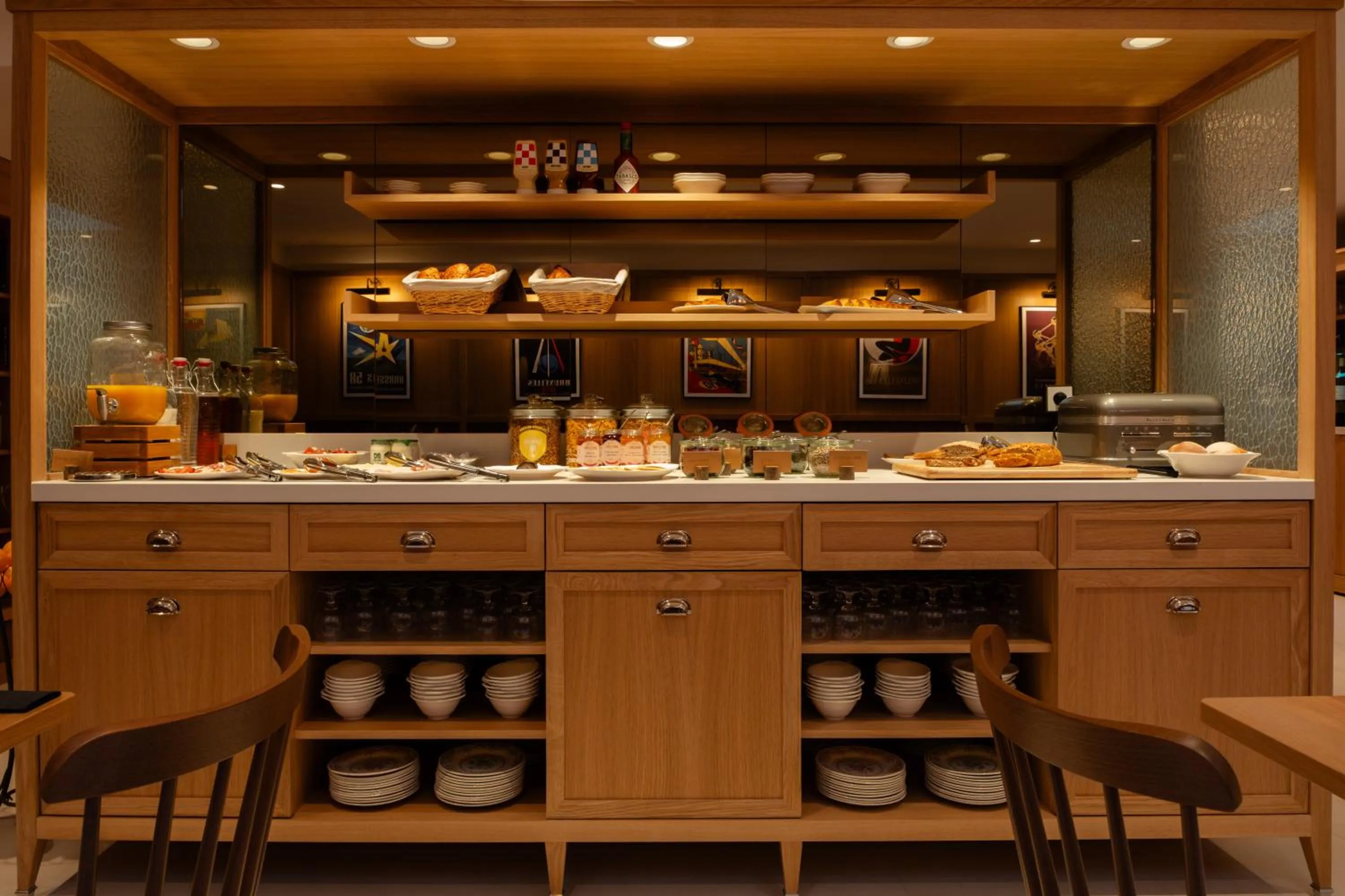 Food and drinks in 9Hotel Chelton