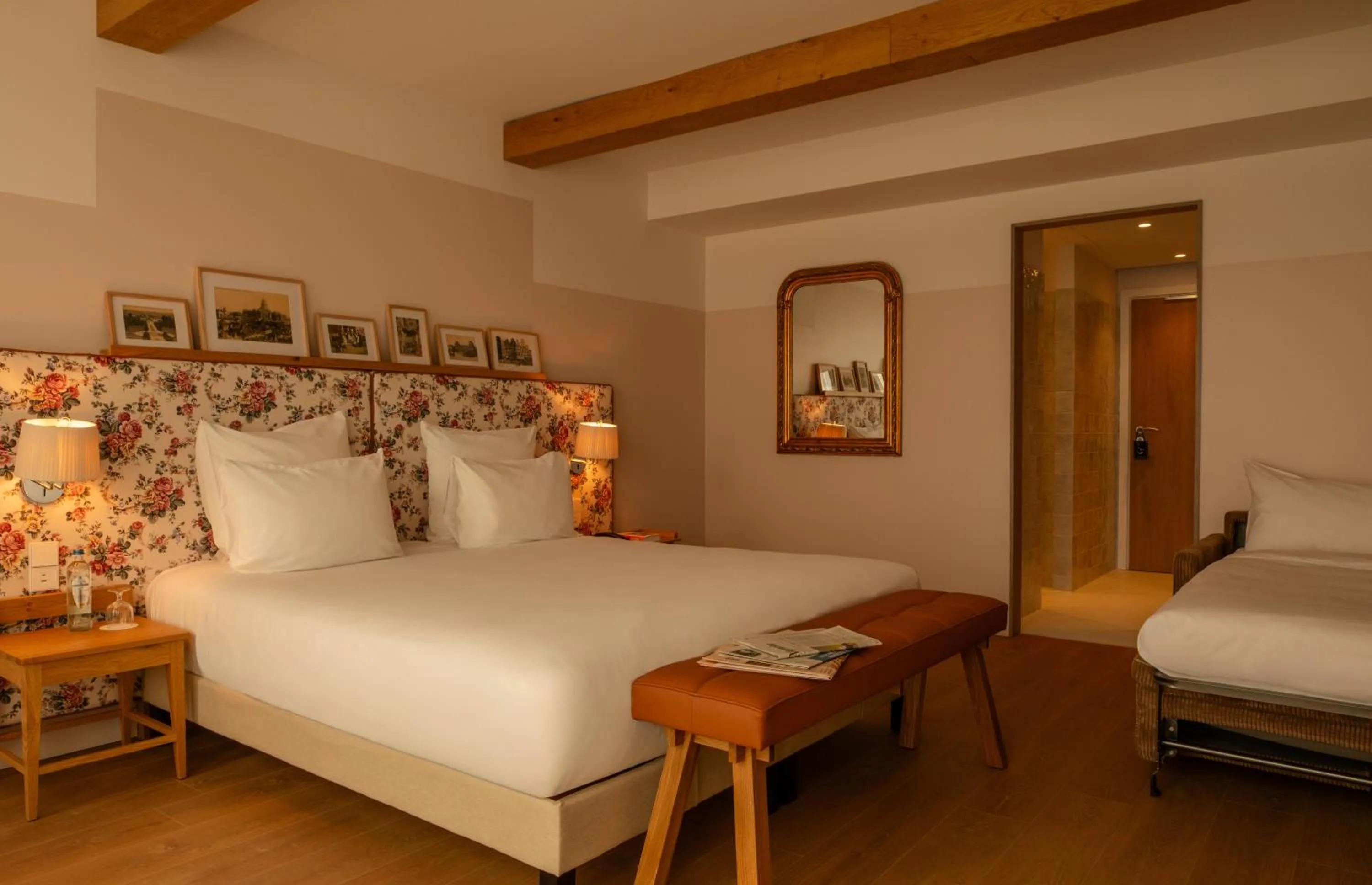 Bed in 9Hotel Chelton