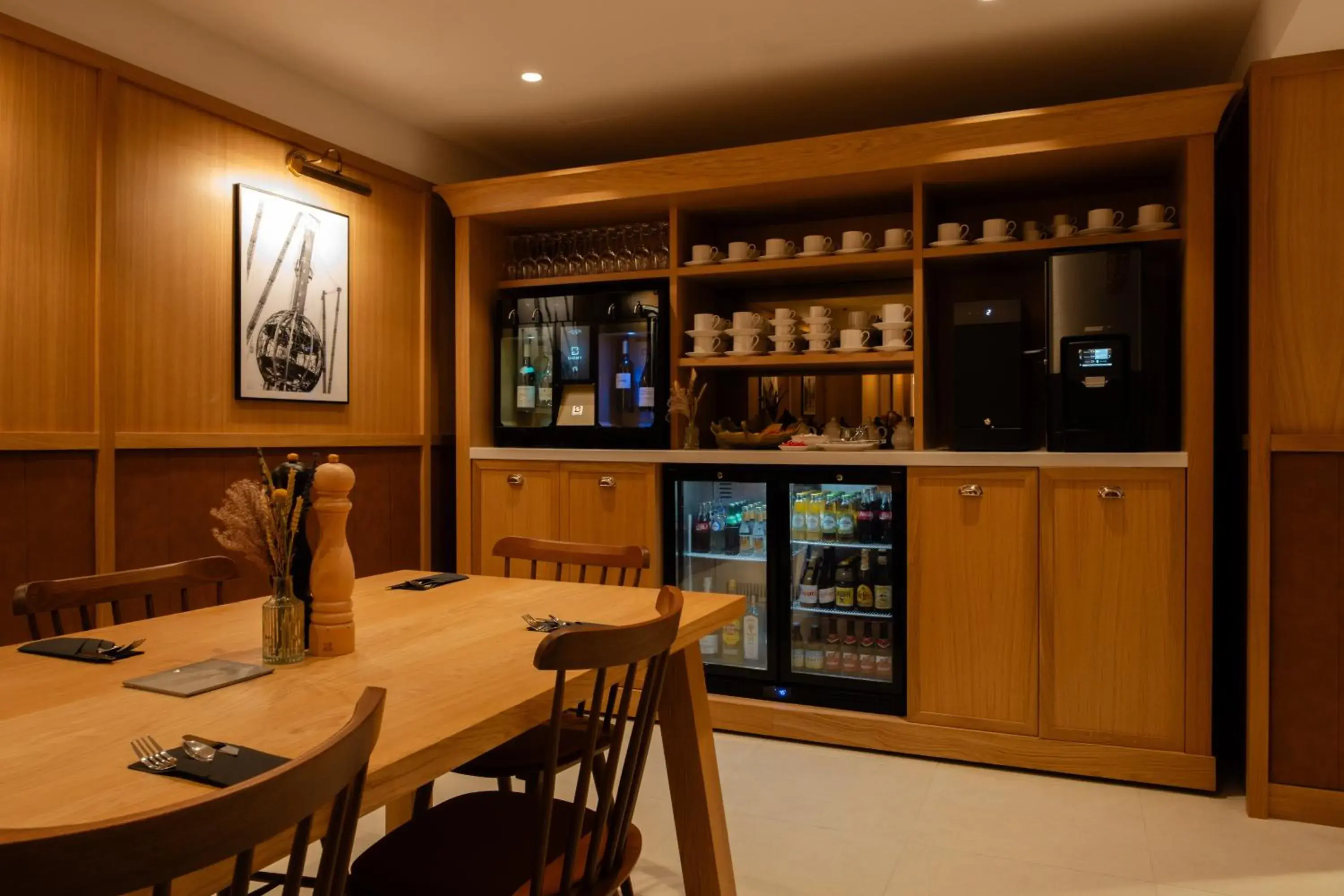 Lounge or bar in 9Hotel Chelton Lounge or bar in 9Hotel Chelton