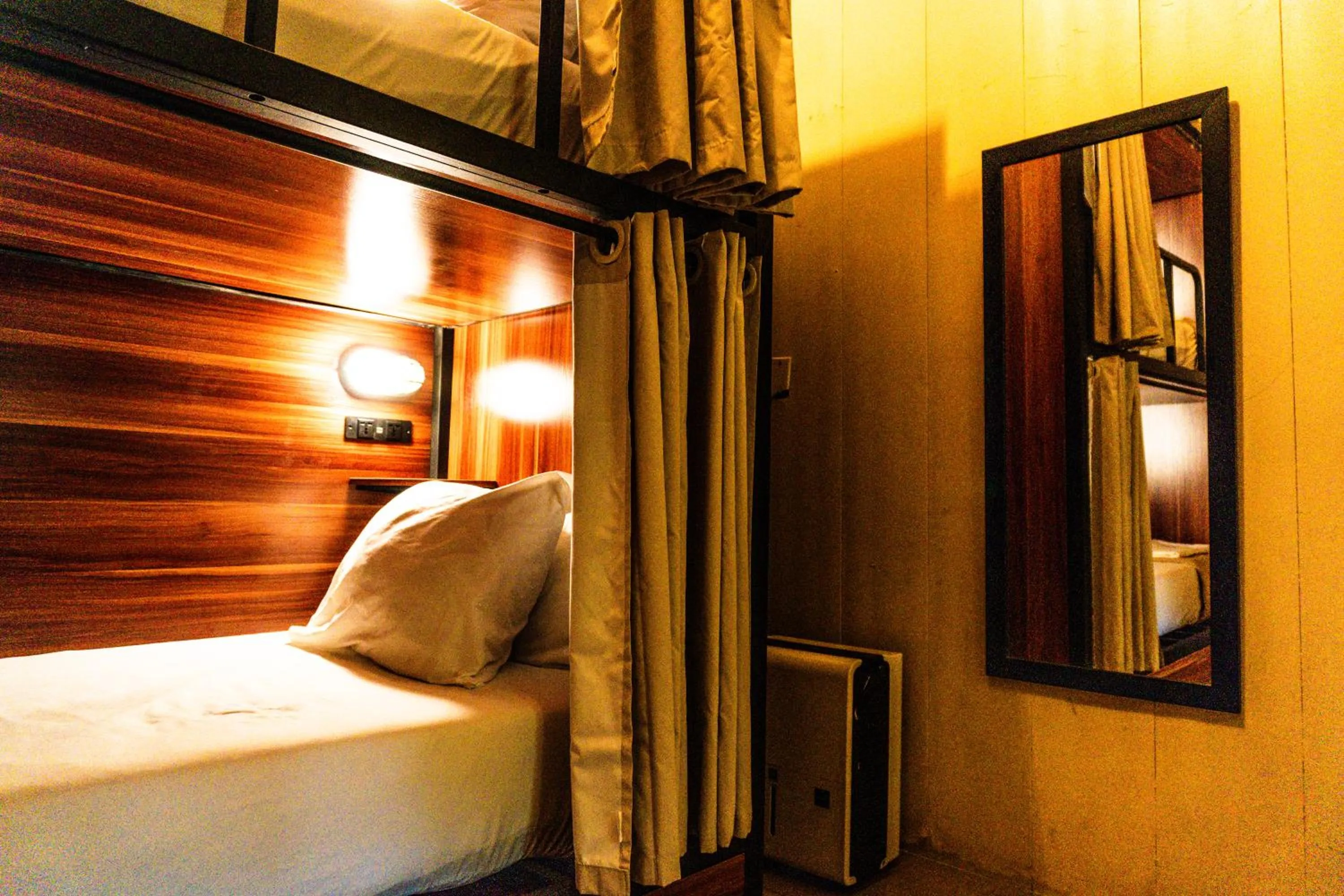 Bed in Selina Red Frog