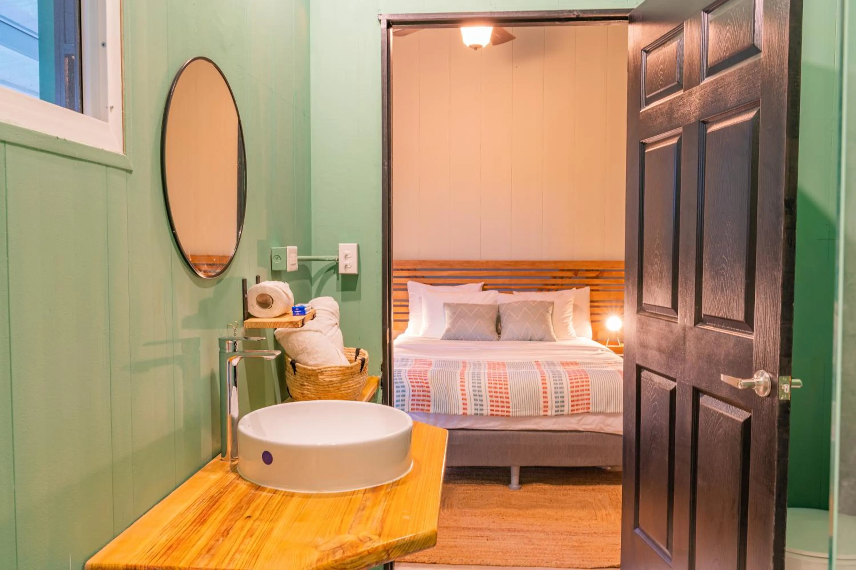 Bathroom, Bed in Selina Red Frog