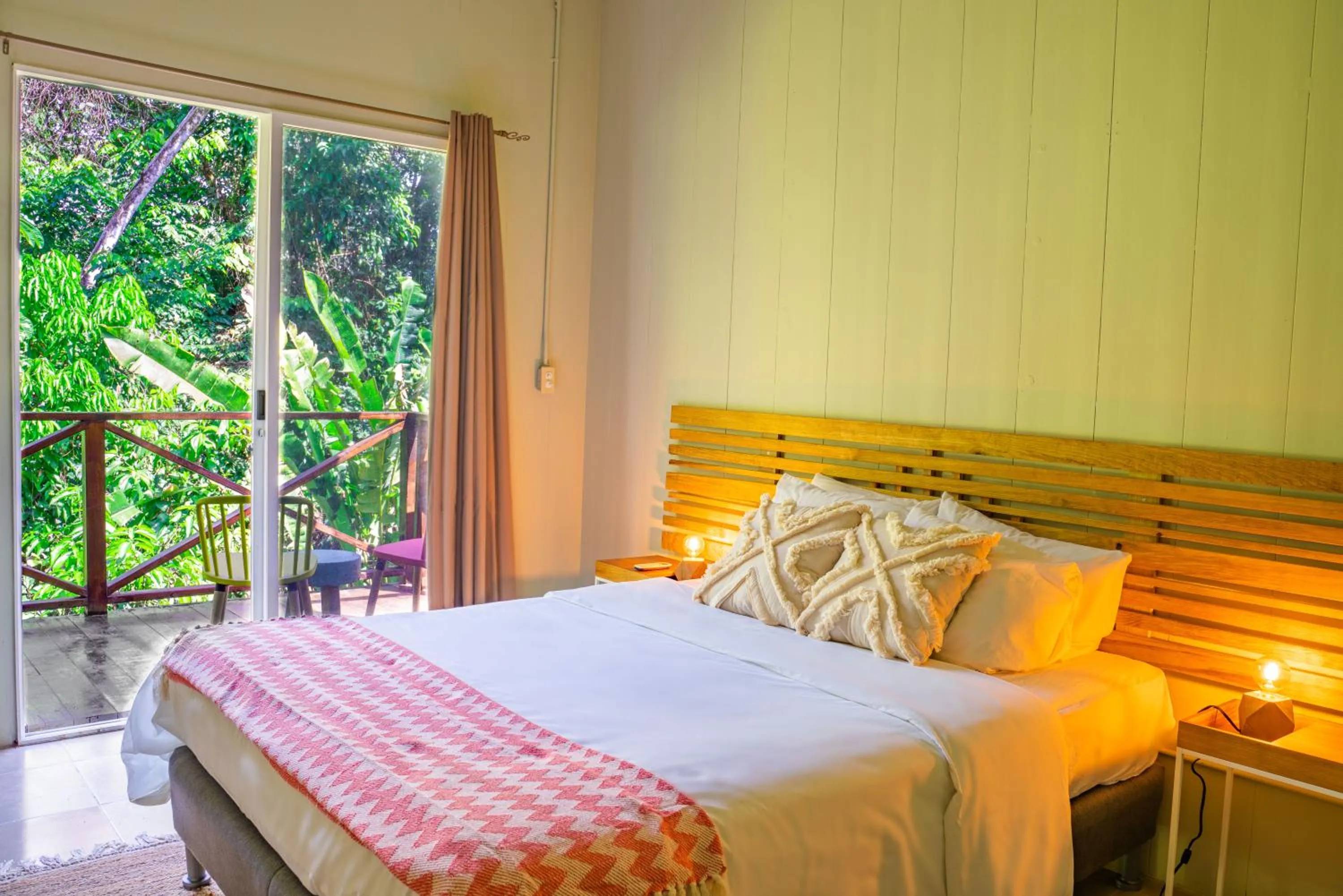 Bed in Selina Red Frog