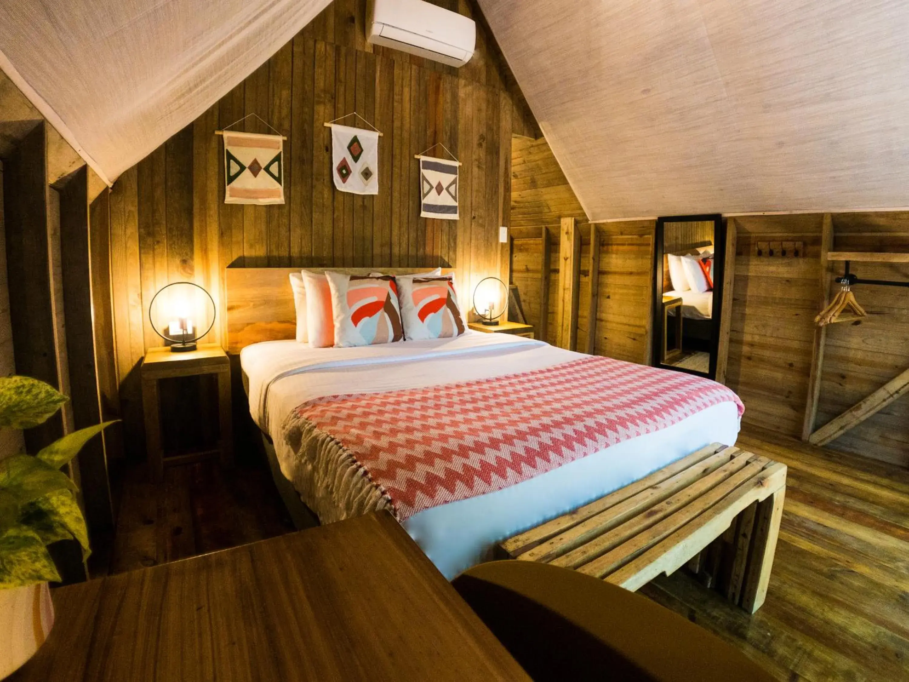 Bedroom, Bed in Selina Red Frog Bedroom, Bed in Selina Red Frog