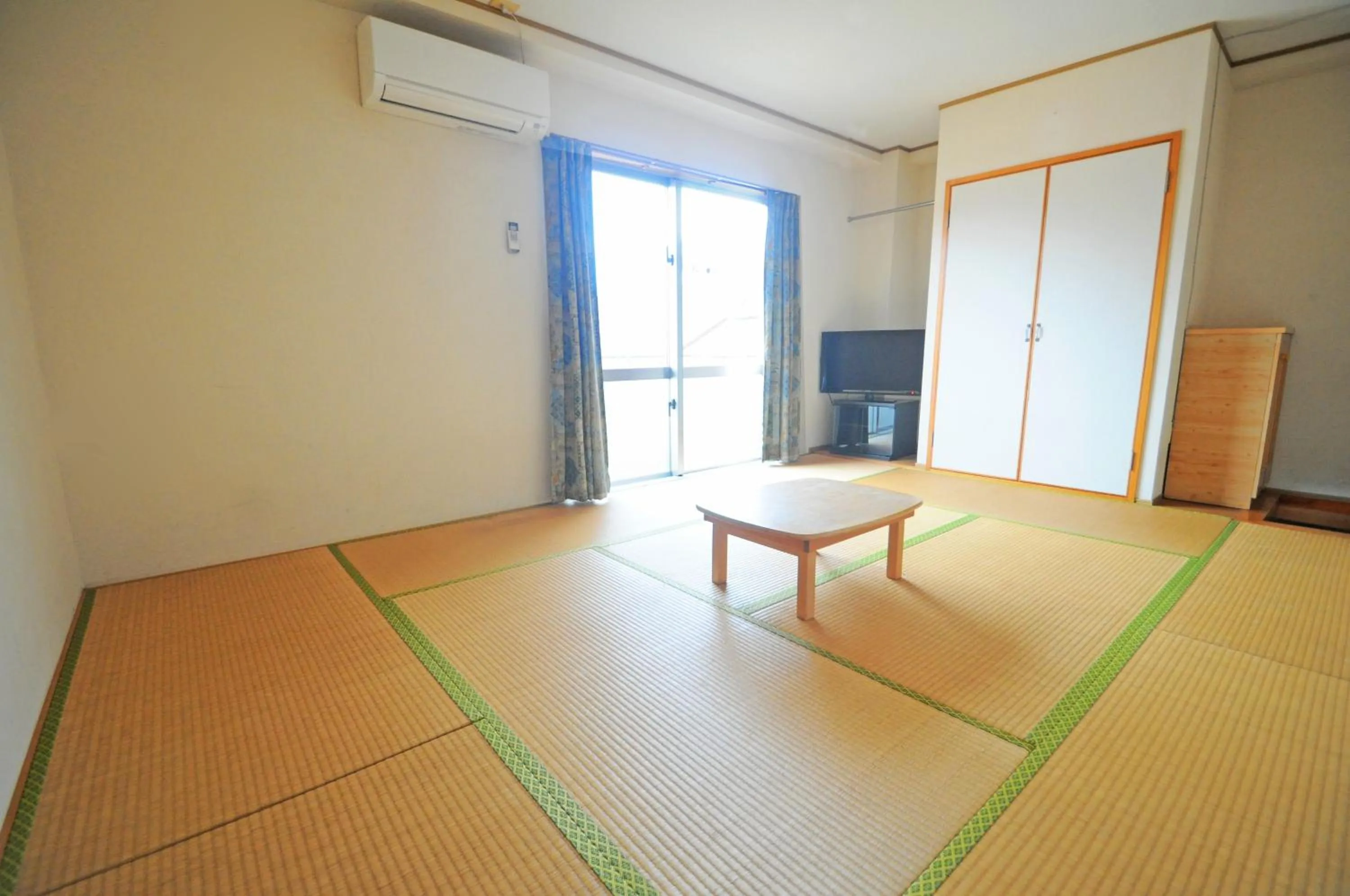 Photo of the whole room in Pension Orange Box