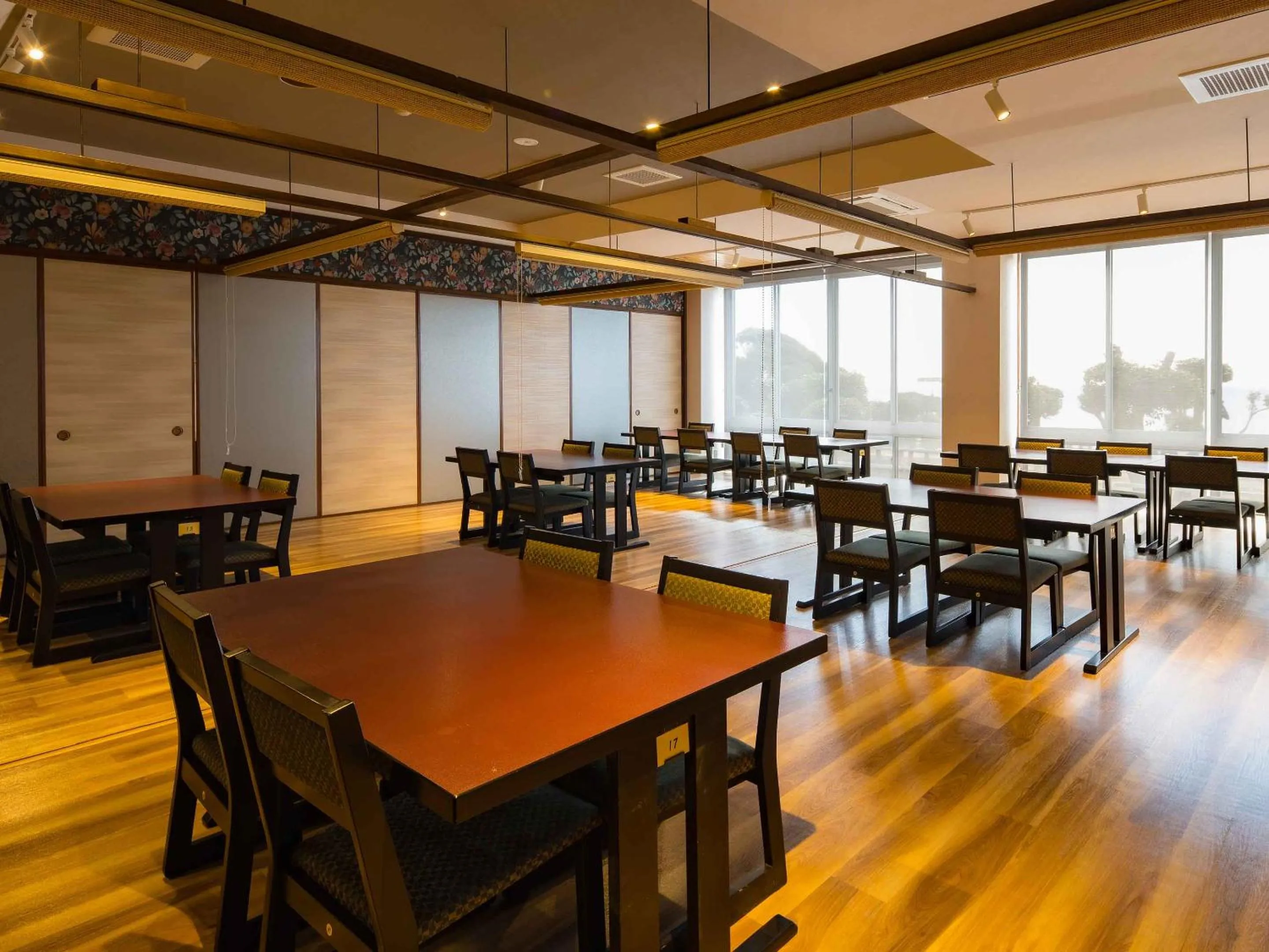 Restaurant/places to eat in Iseebisou