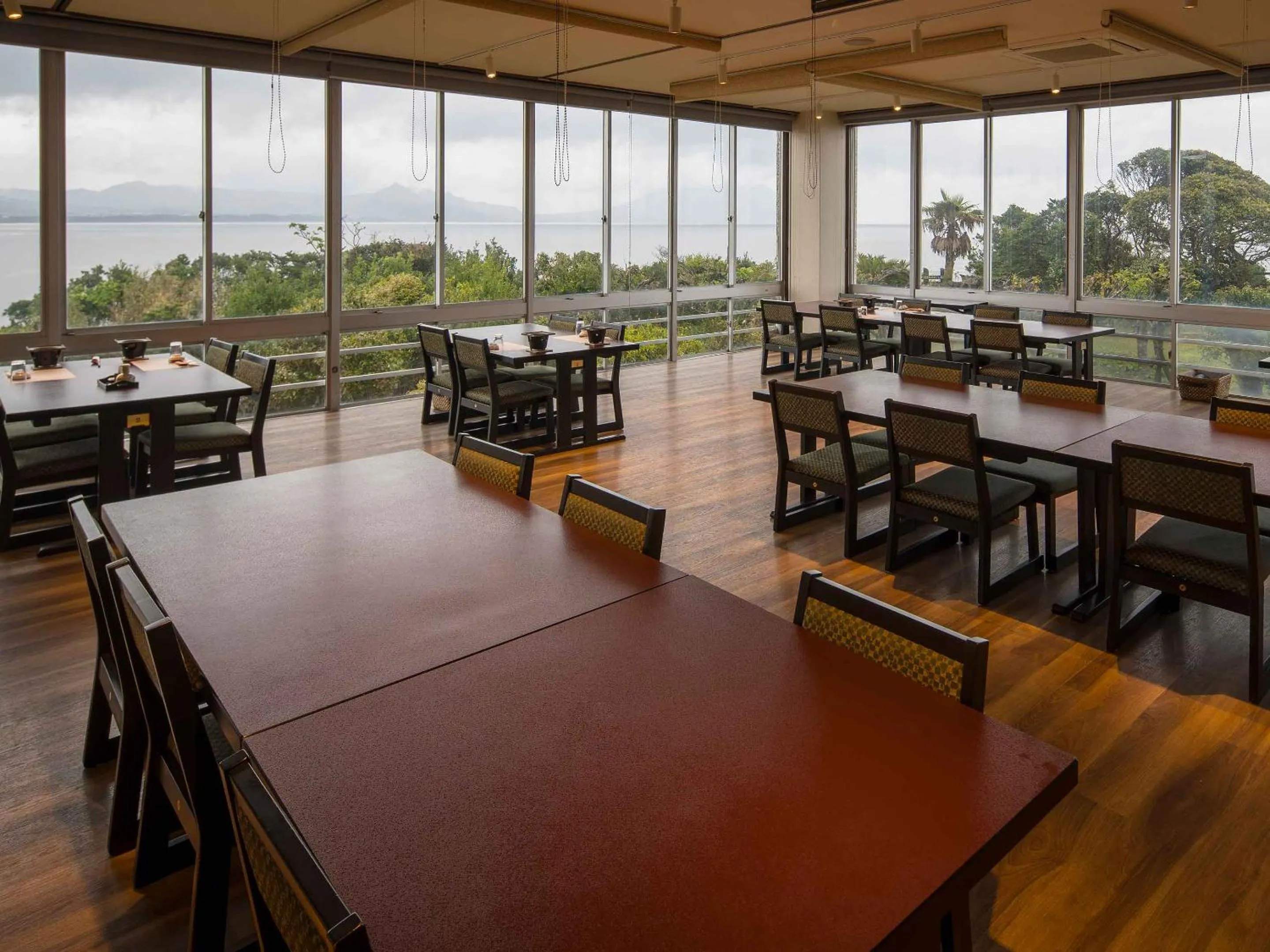 Restaurant/places to eat in Iseebisou