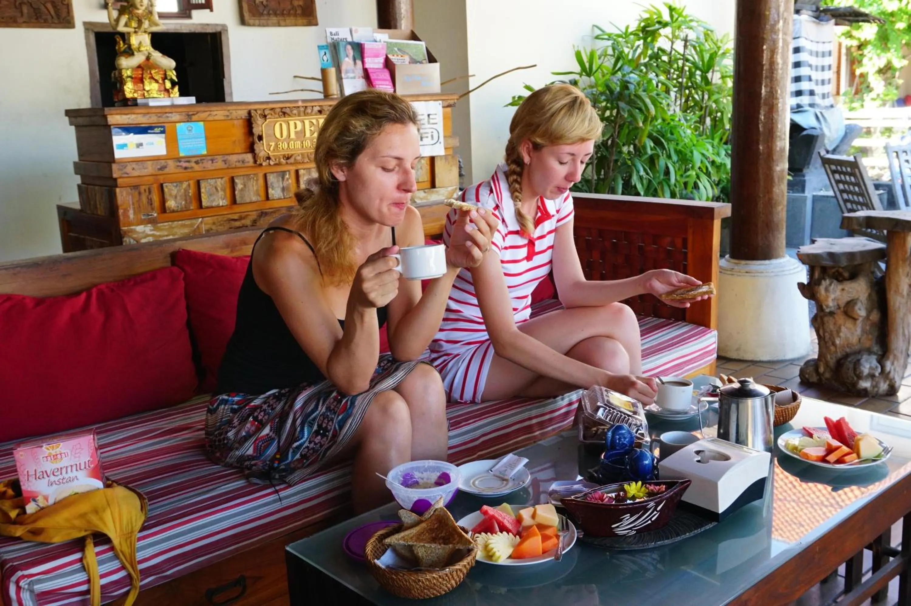 Restaurant/places to eat in Yulia 2 Homestay Sanur