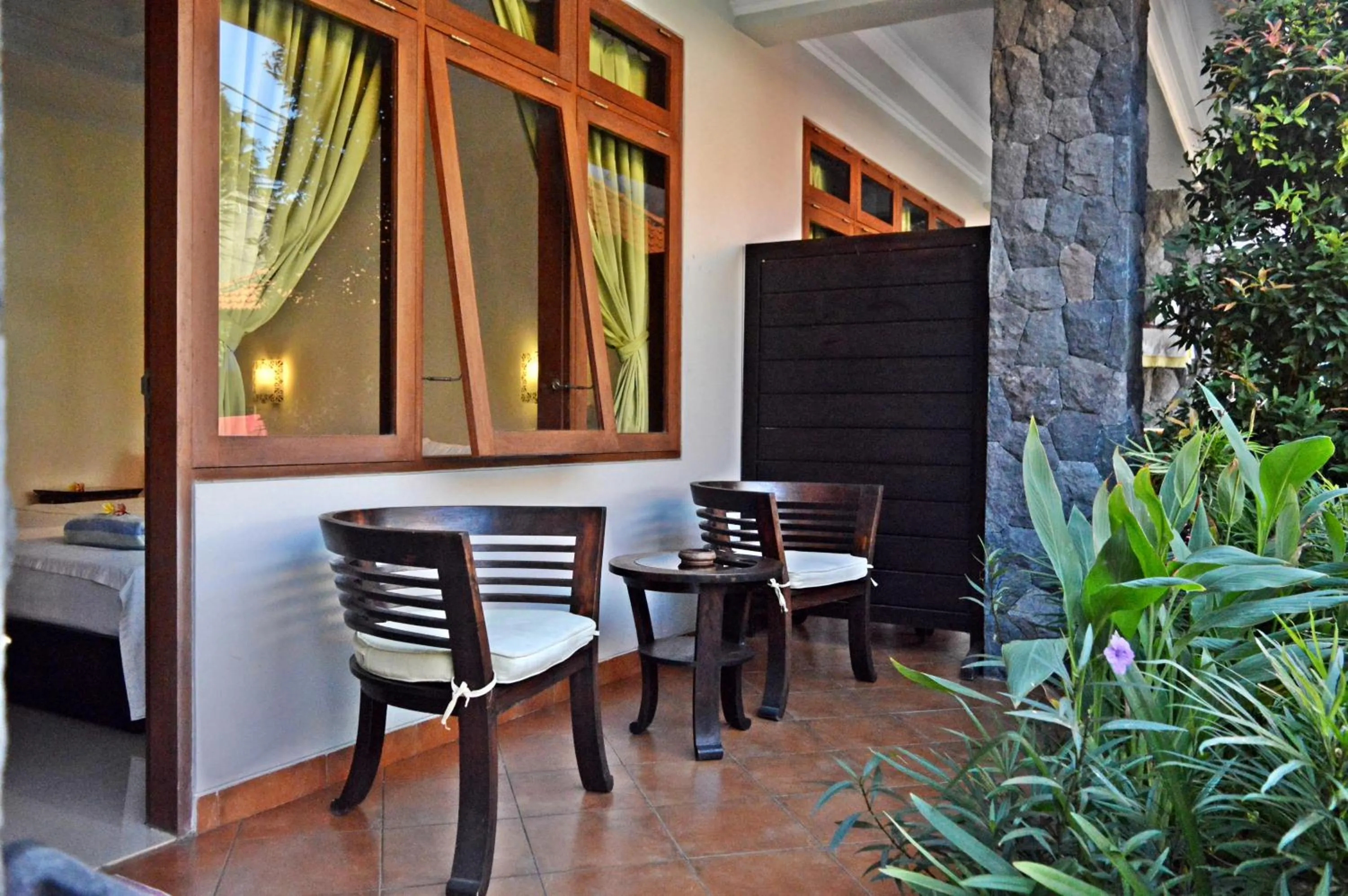 Patio in Yulia 2 Homestay Sanur