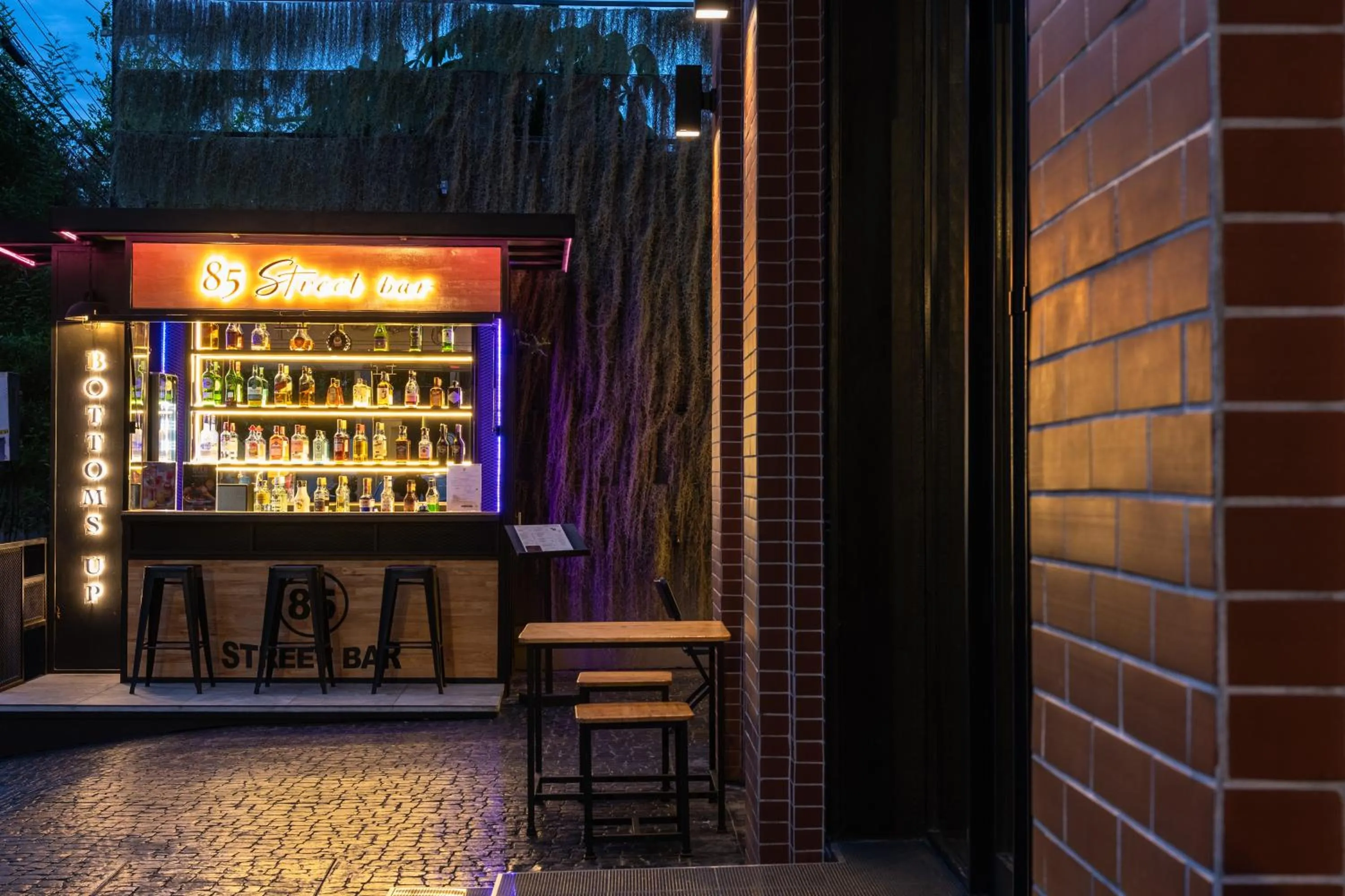 Lounge or bar in De Chai the Deco Chiang Mai - SHA Plus