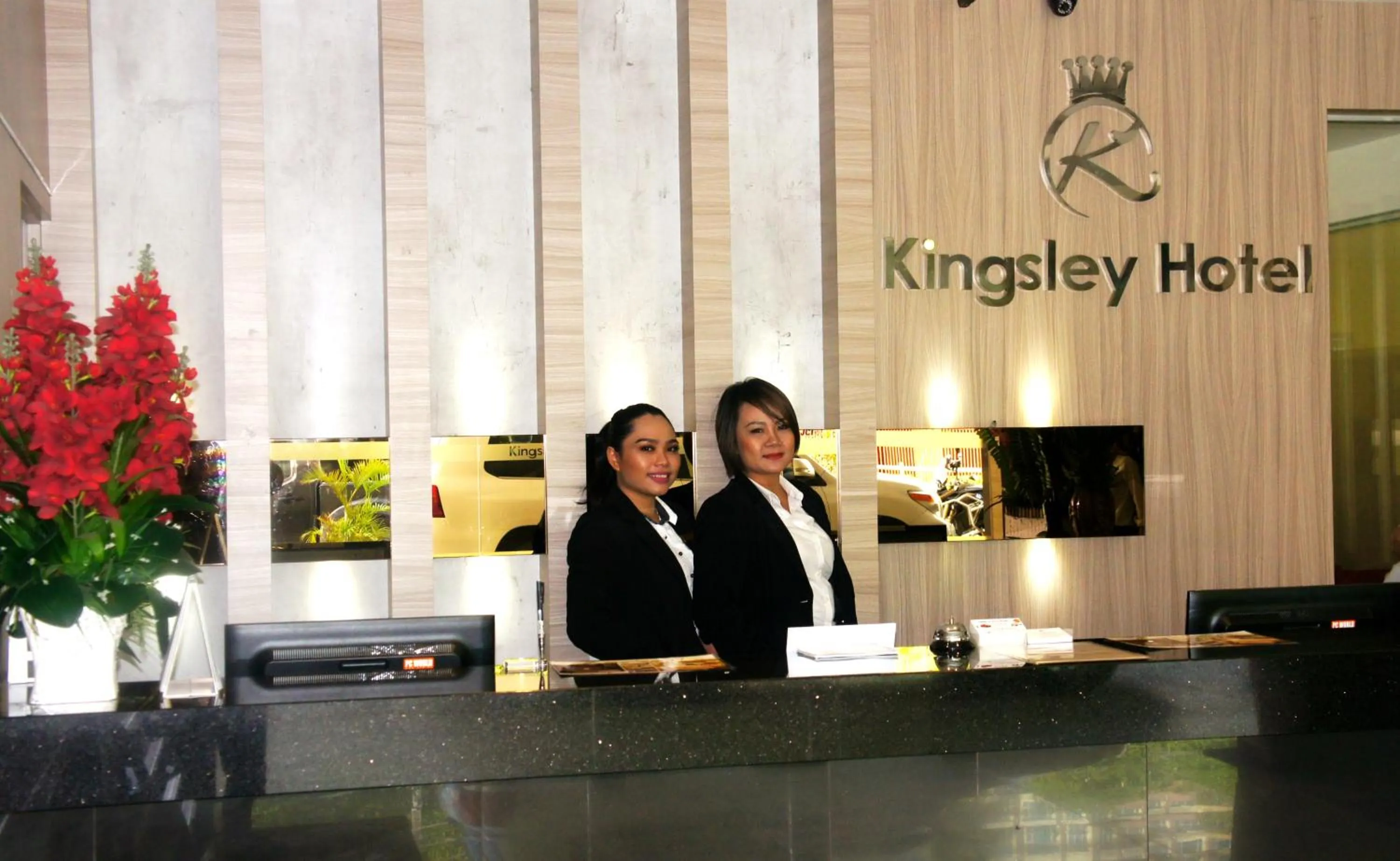Staff in Kingsley Hotel