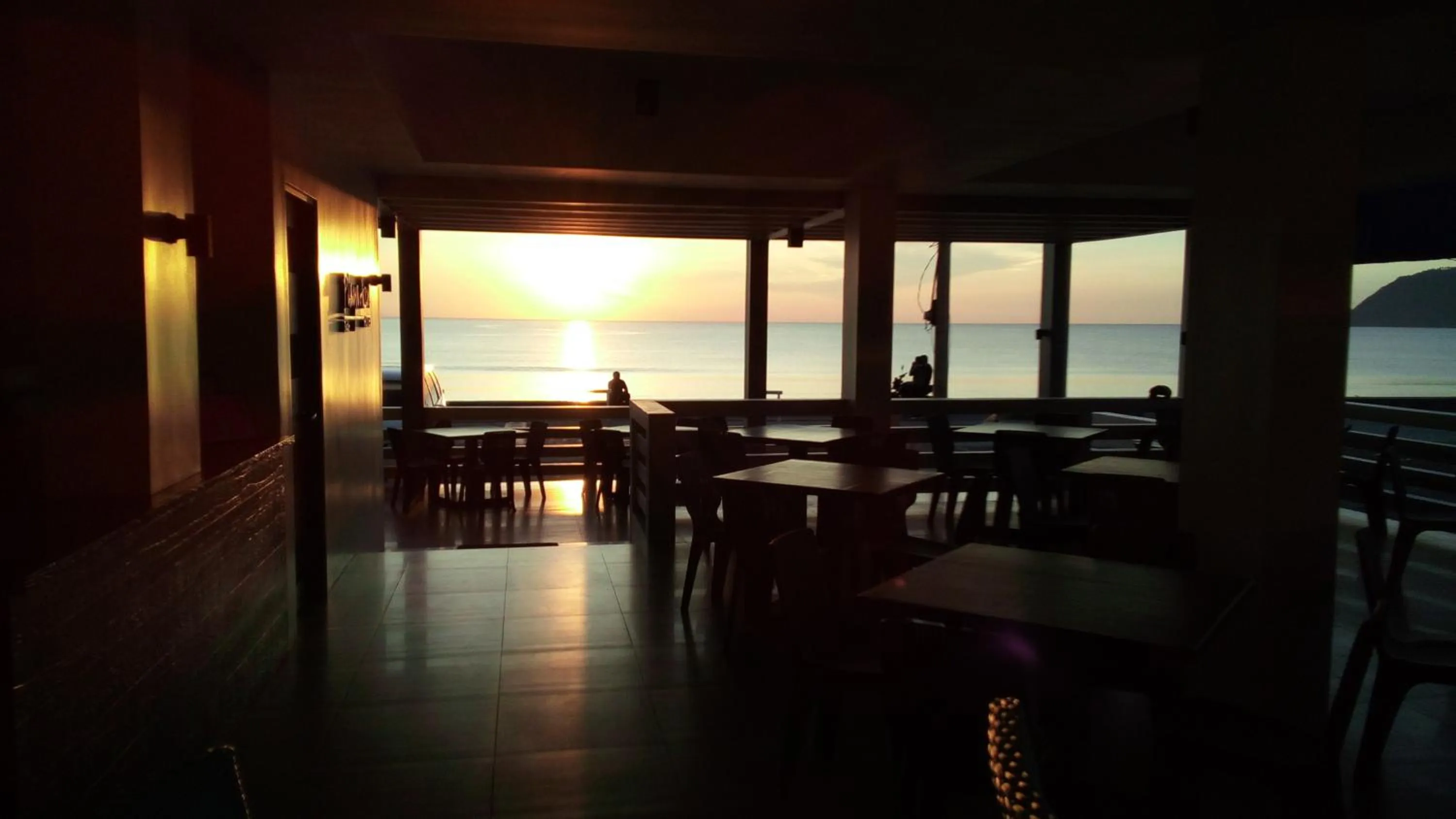 Restaurant/places to eat in Playa Azul Baler