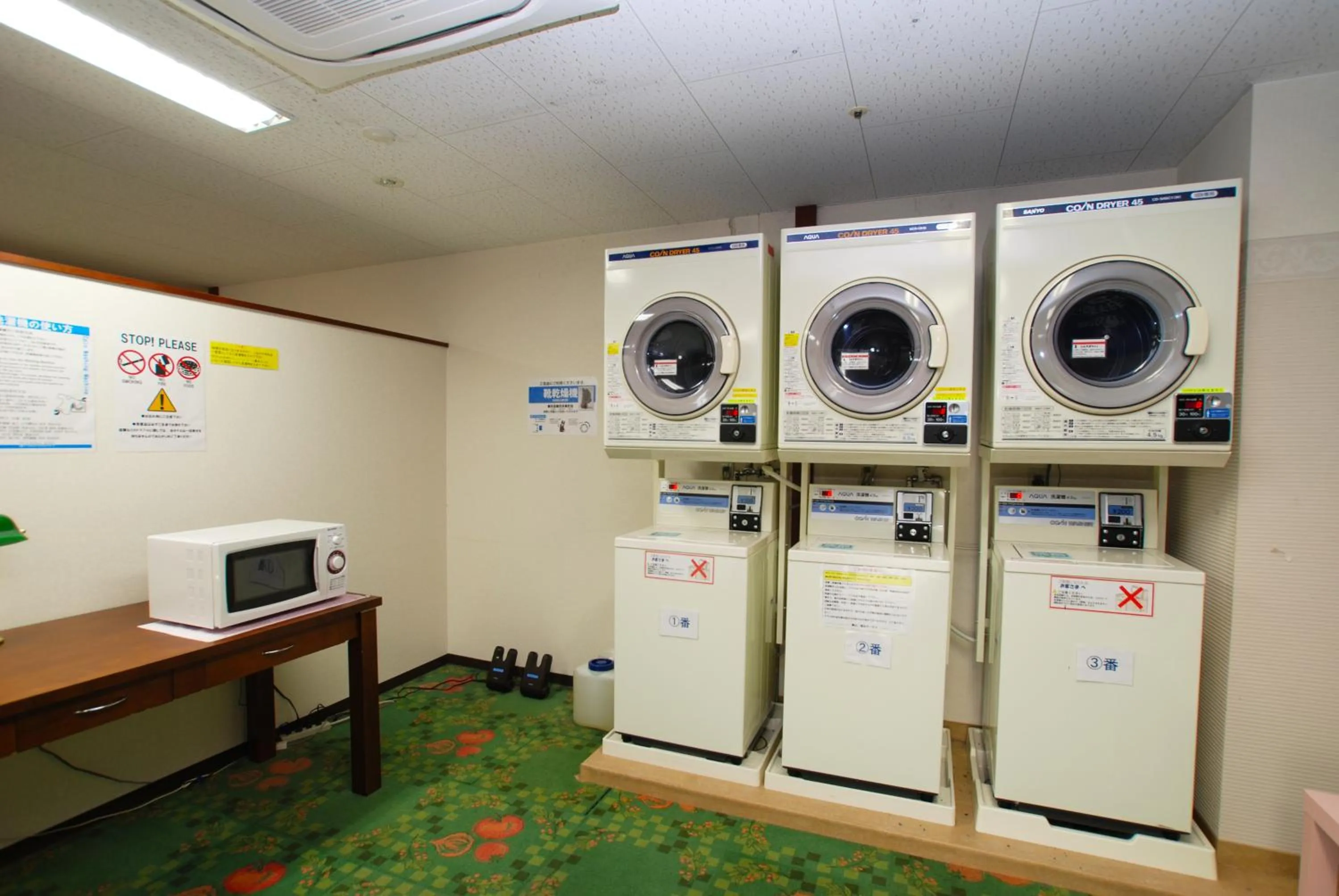 Communal kitchen in Hotel Arstainn