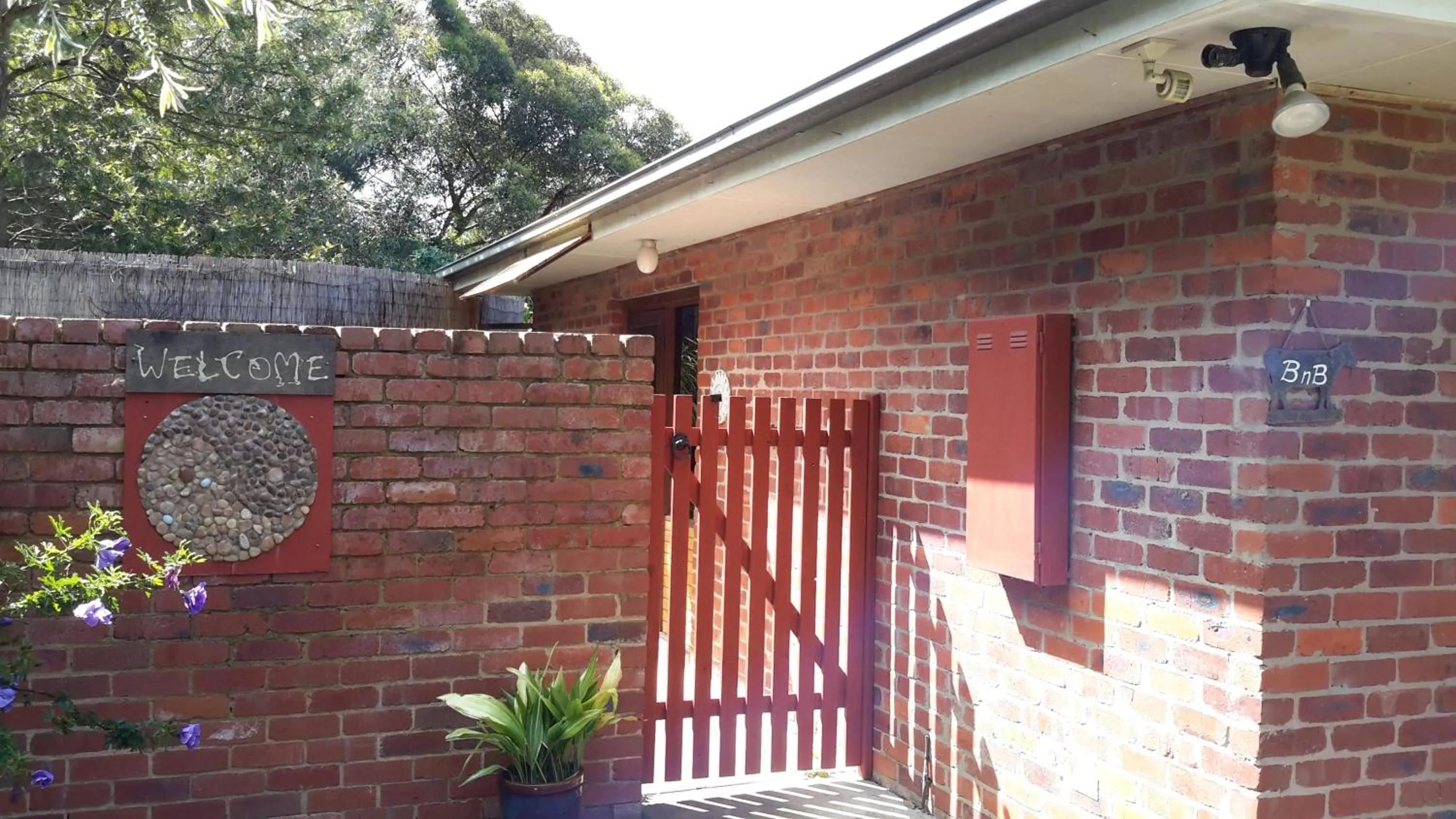 Facade/entrance in TorquayToongahra BnB