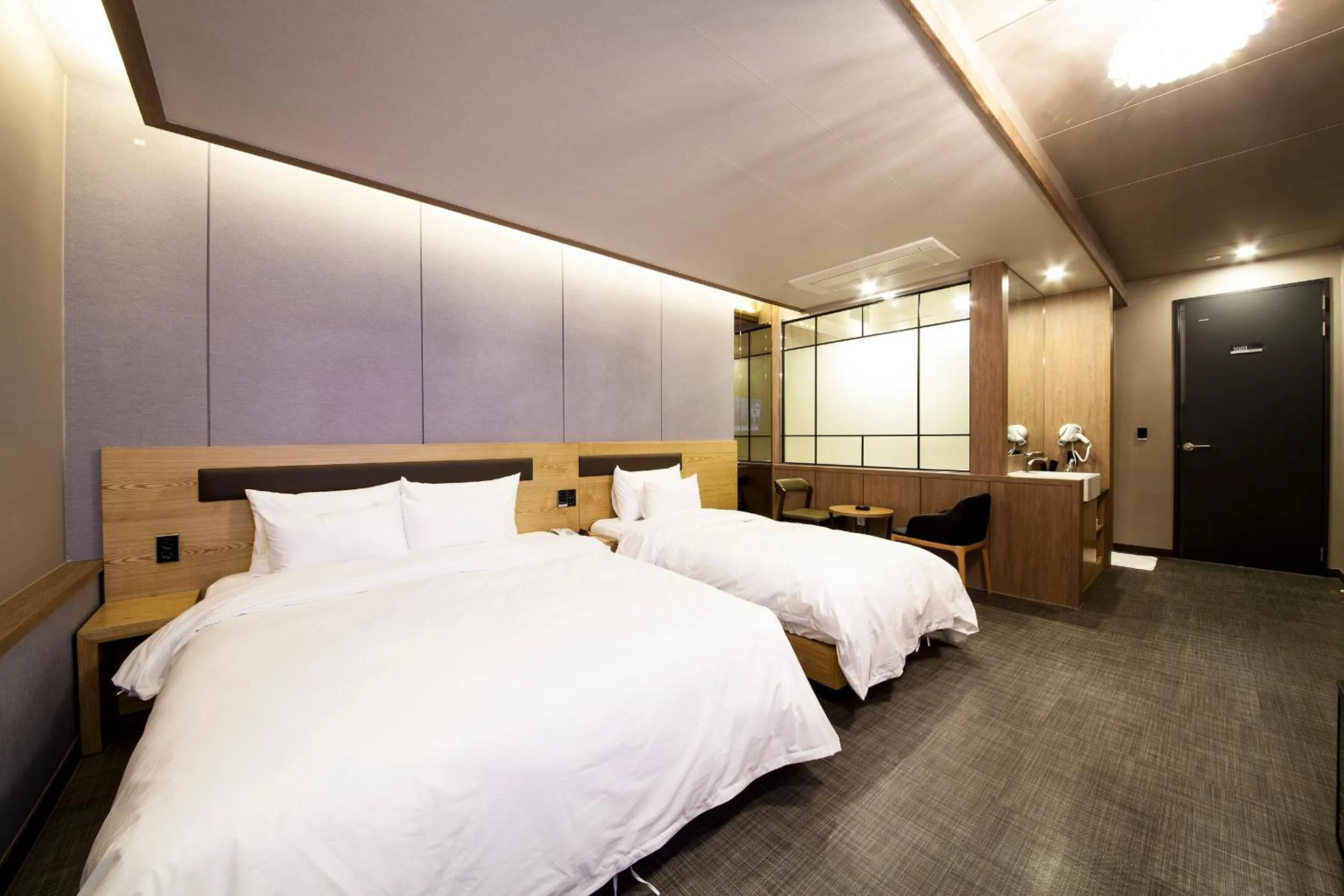 Bed in Jinju Kai Hotel