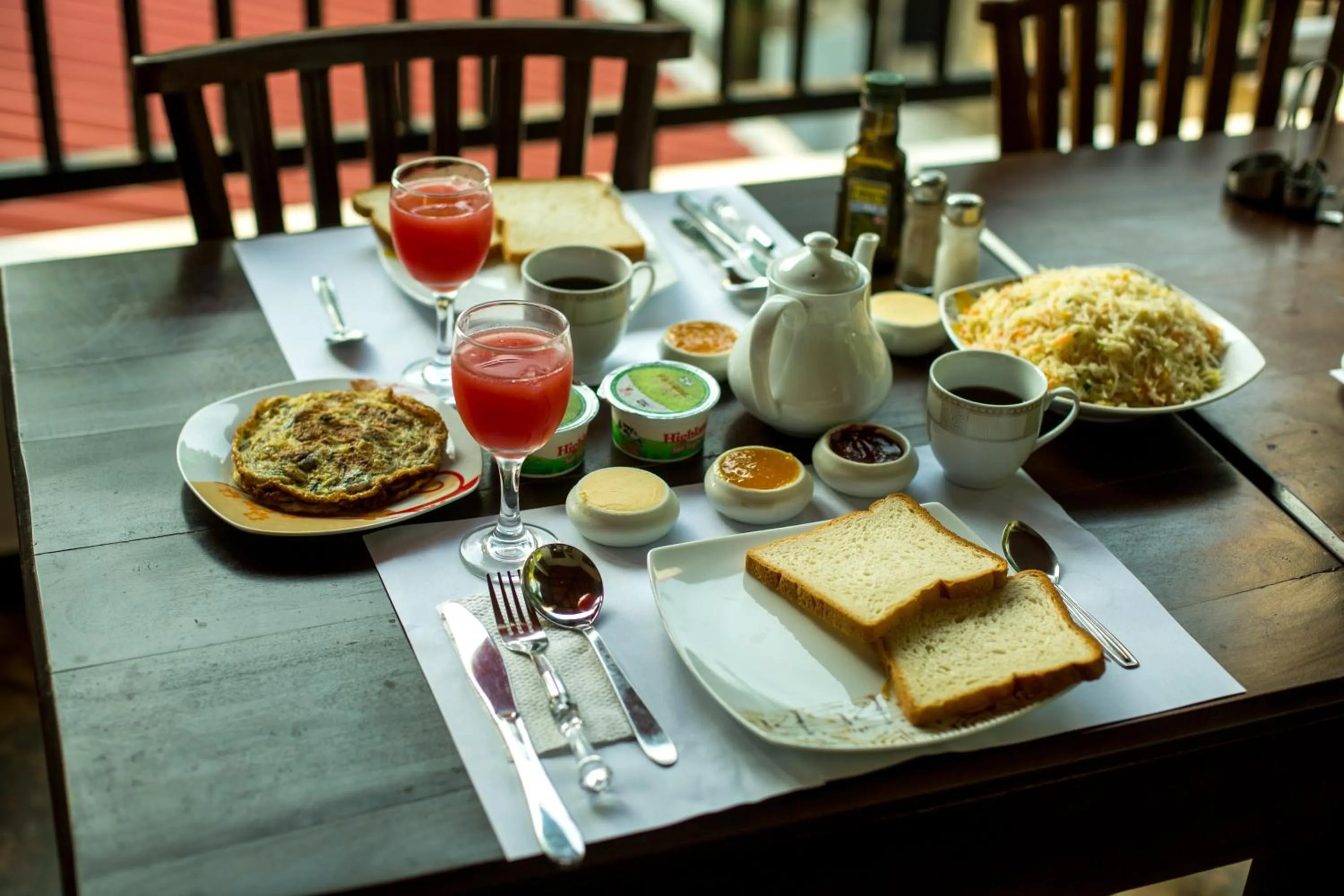 Restaurant/places to eat in Grand Residence