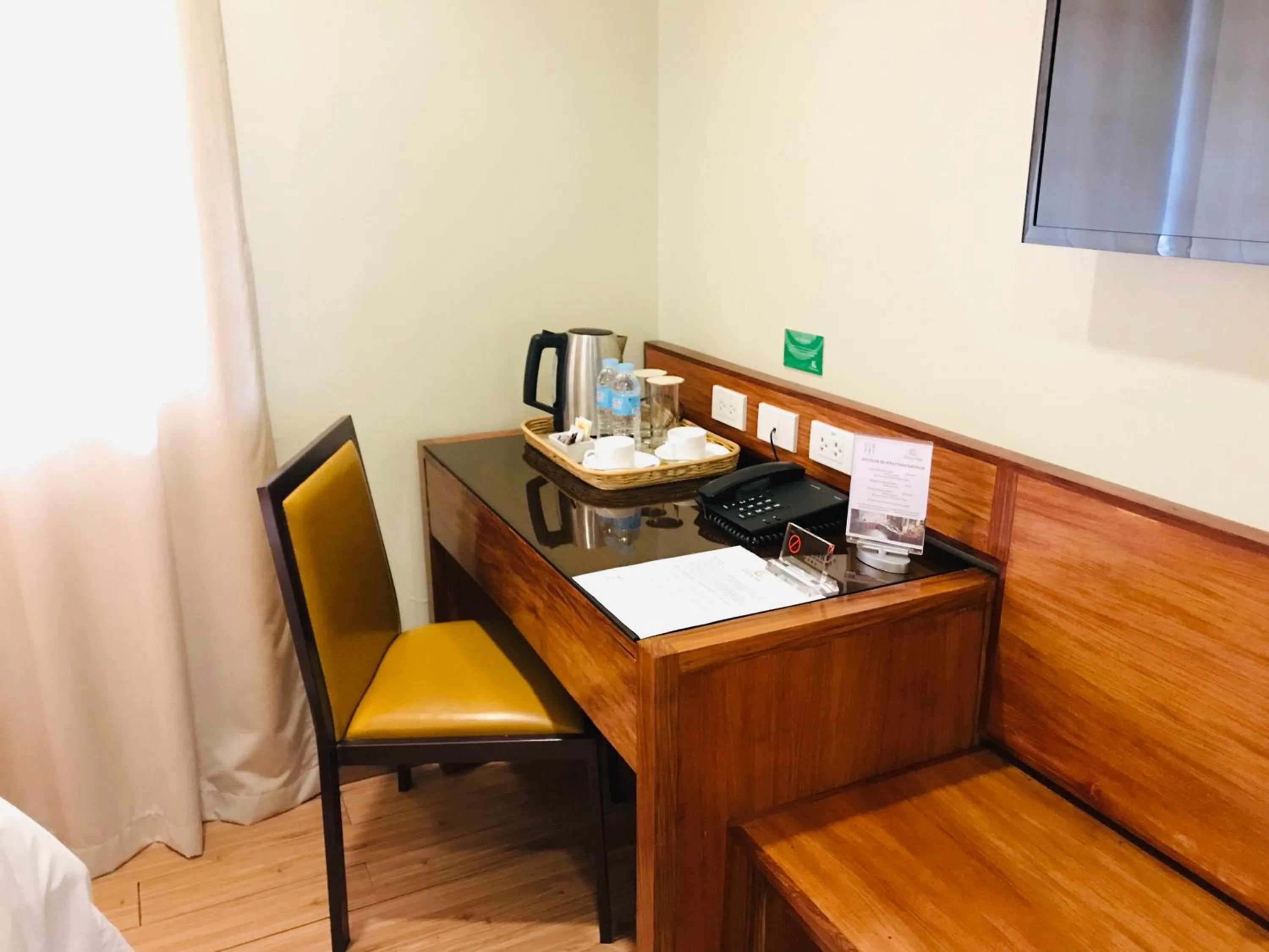 Coffee/tea facilities in Coron Soleil Express Hotel