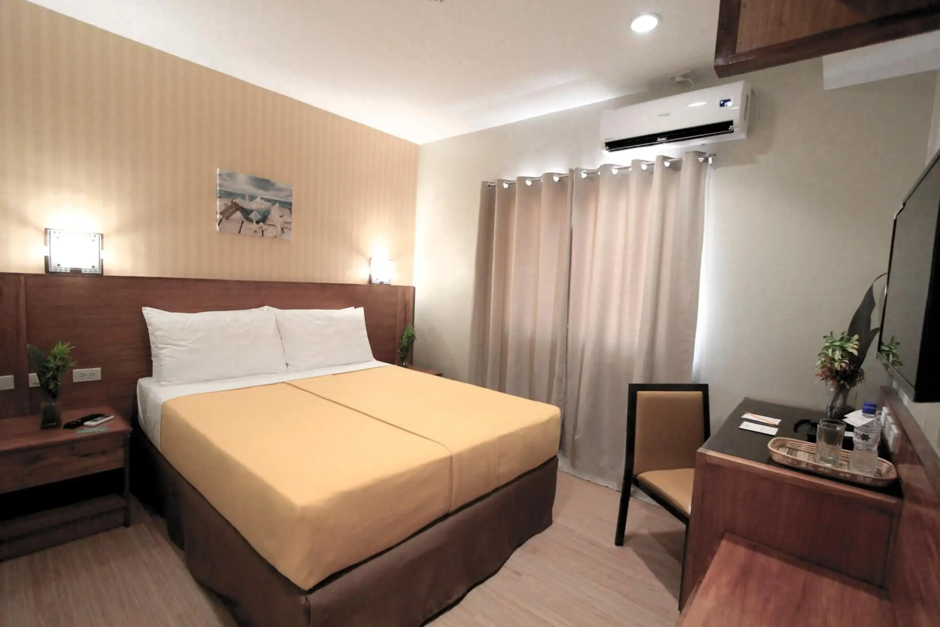 Bed in Coron Soleil Express Hotel Bed in Coron Soleil Express Hotel