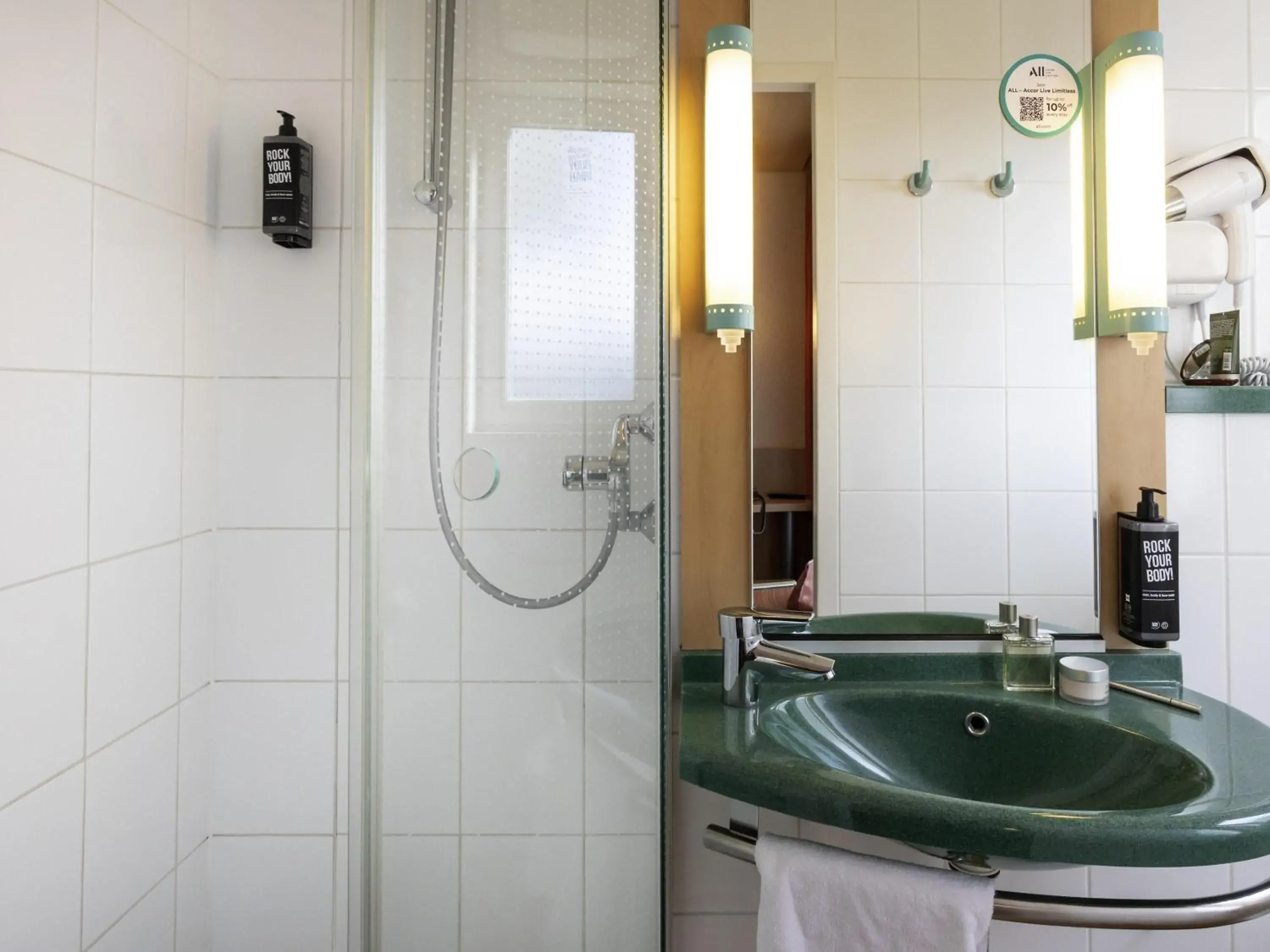 Bedroom in ibis Antwerpen Centrum Bedroom in ibis Antwerpen Centrum