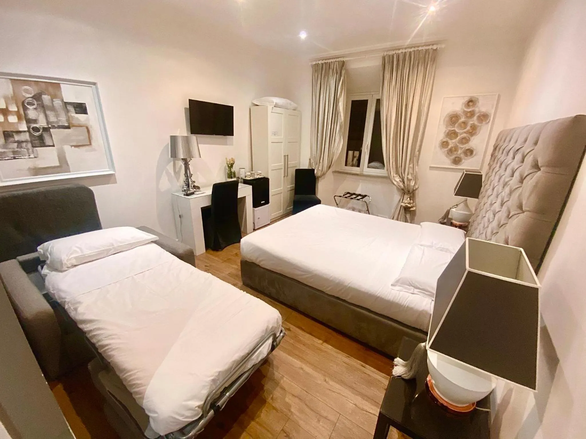 Triple Room with Private Bathroom in Vatican Chic B&B