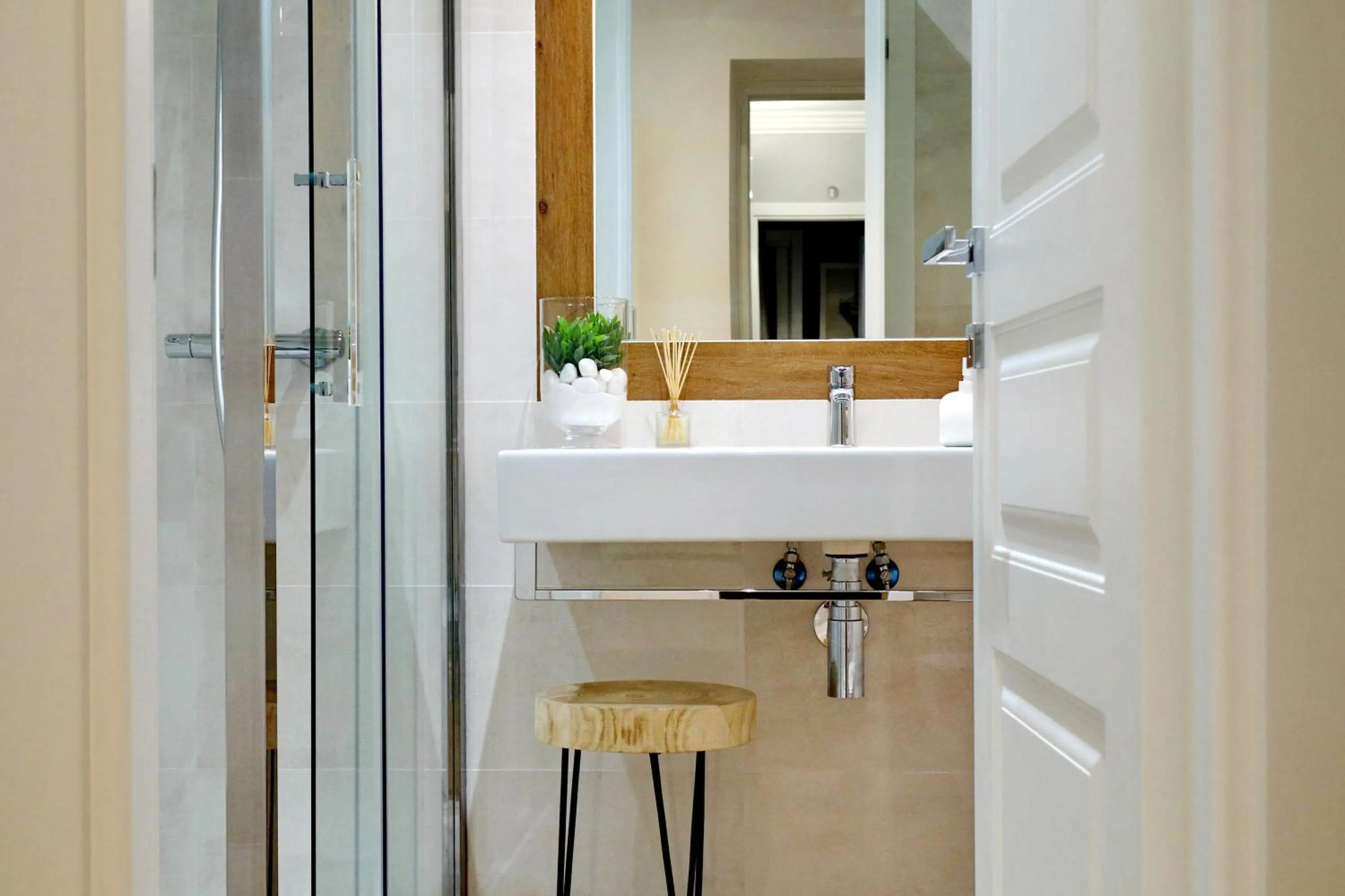 Bathroom in Vatican Chic B&B