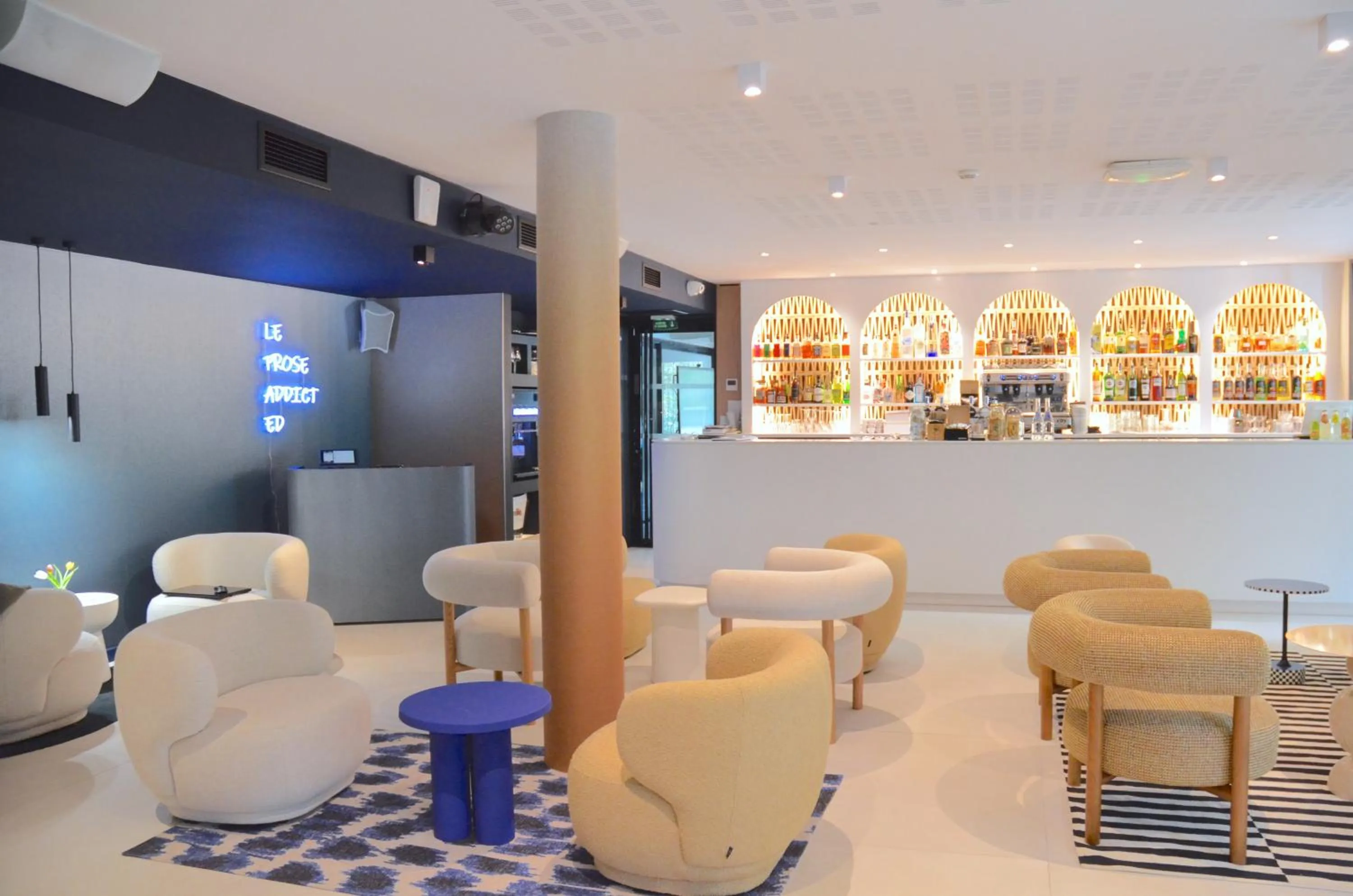 Lounge or bar in Le Prose Hôtel