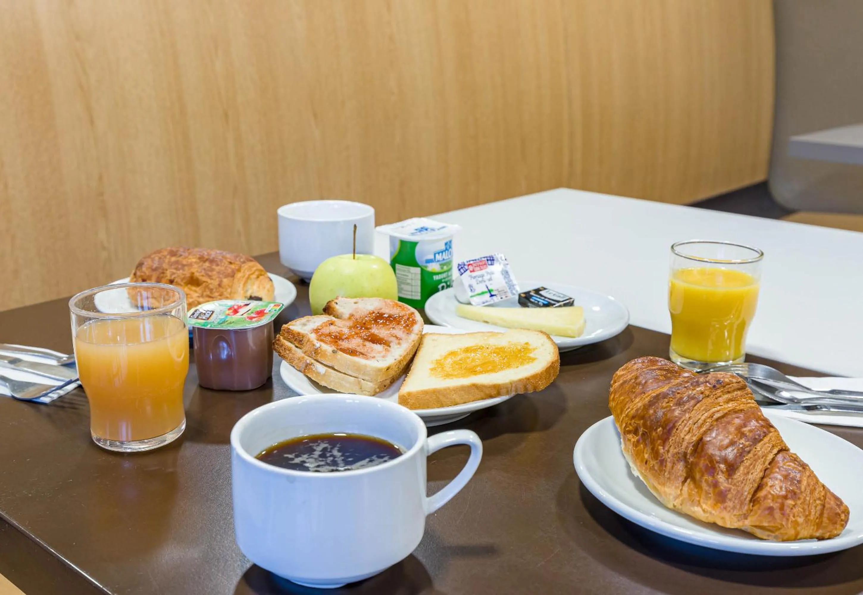 Breakfast in B&B HOTEL Tours Nord 1 Val de Loire