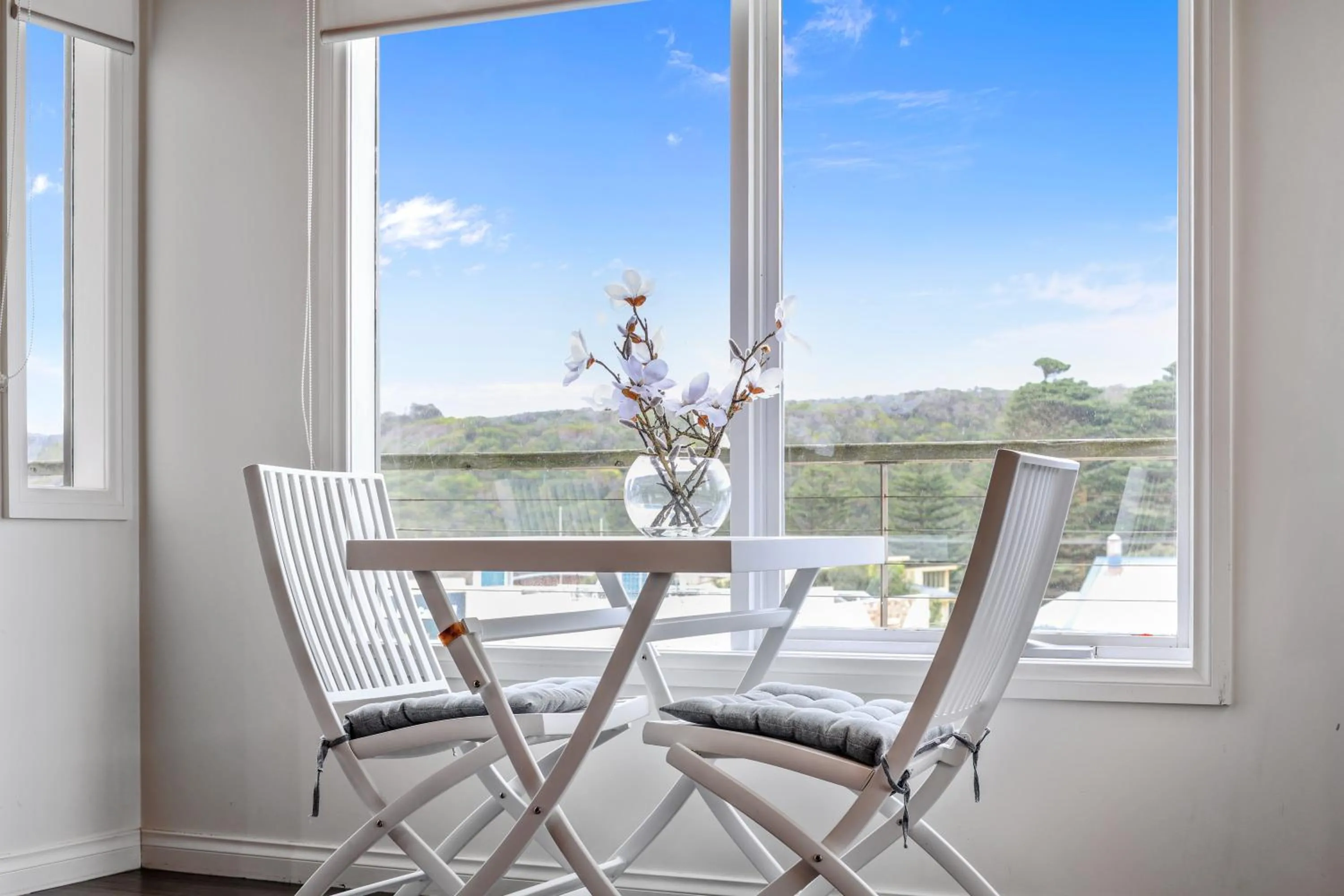 Waves Luxury Suites & Port Central Apartments