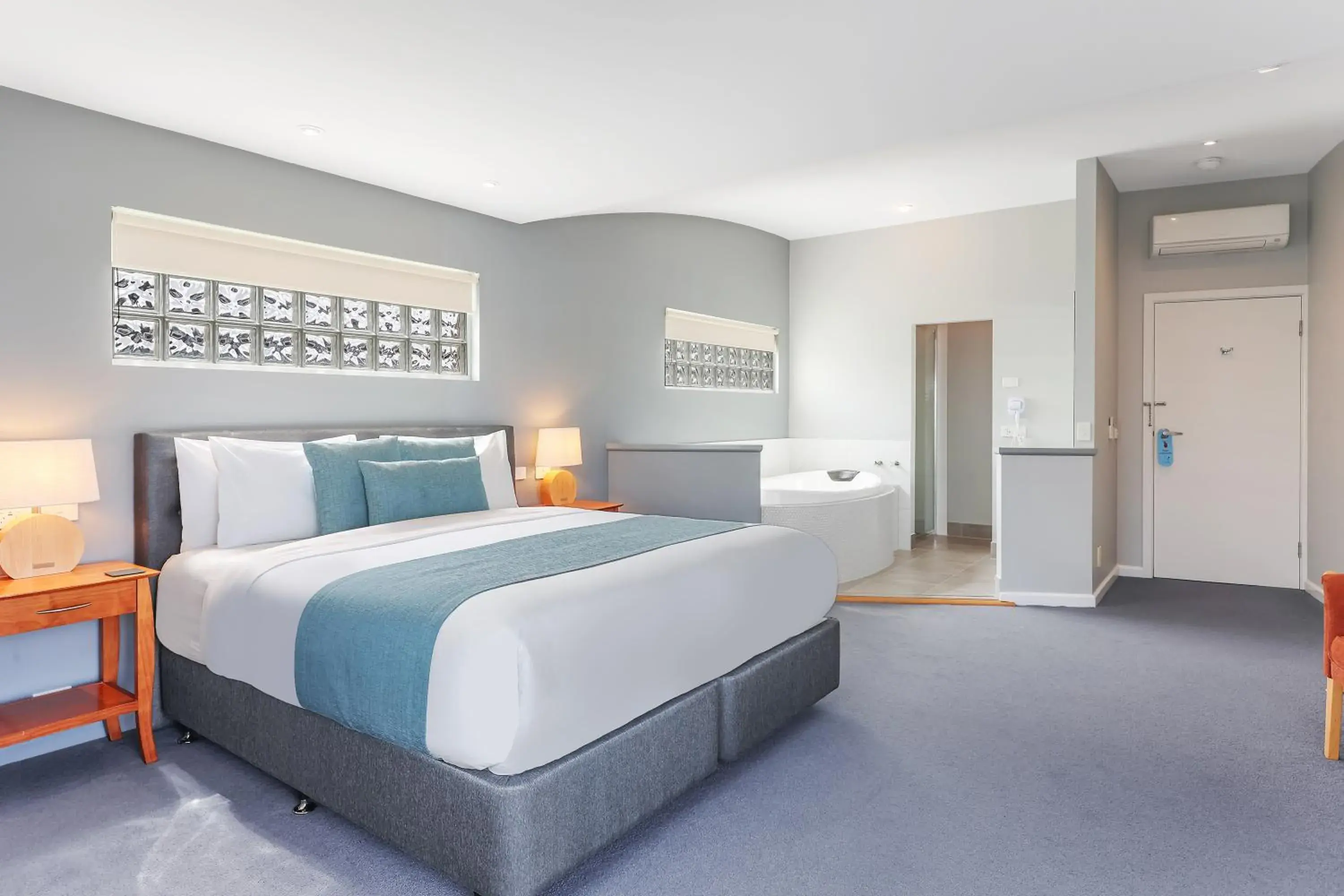 Waves Luxury Suites Waves Luxury Suites