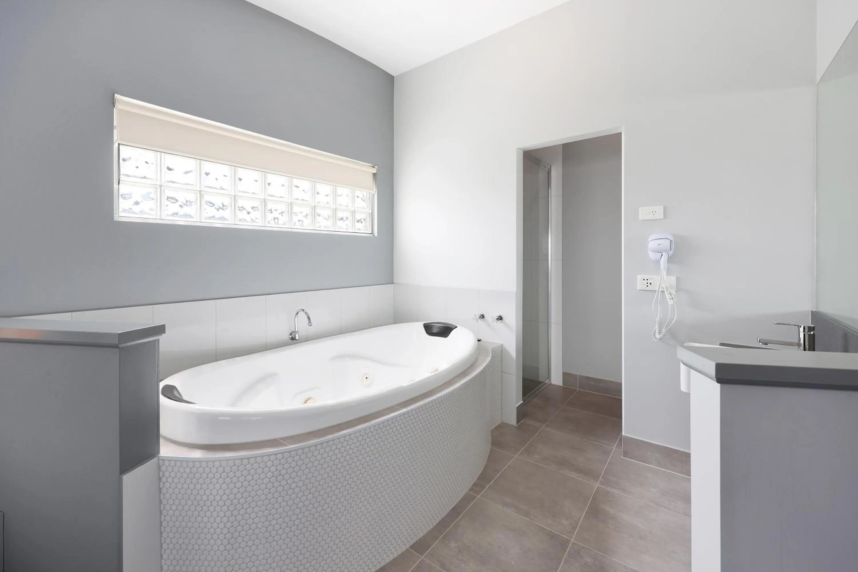 Waves Luxury Suites