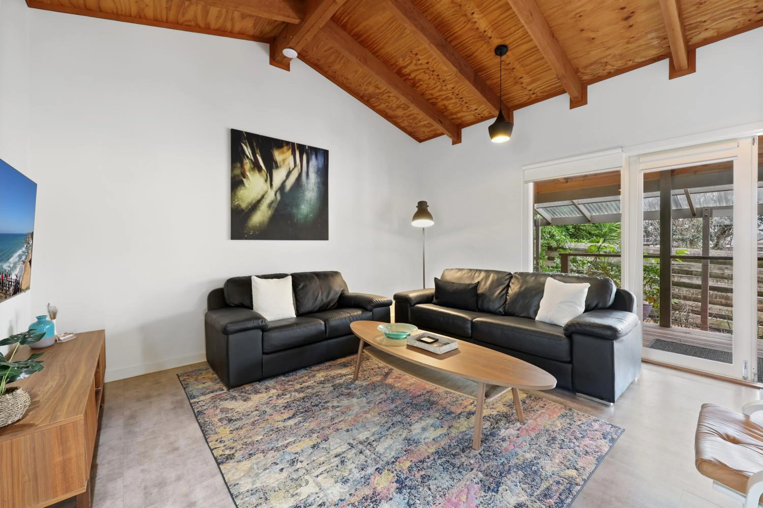 Waves Luxury Suites & Port Central Apartments
