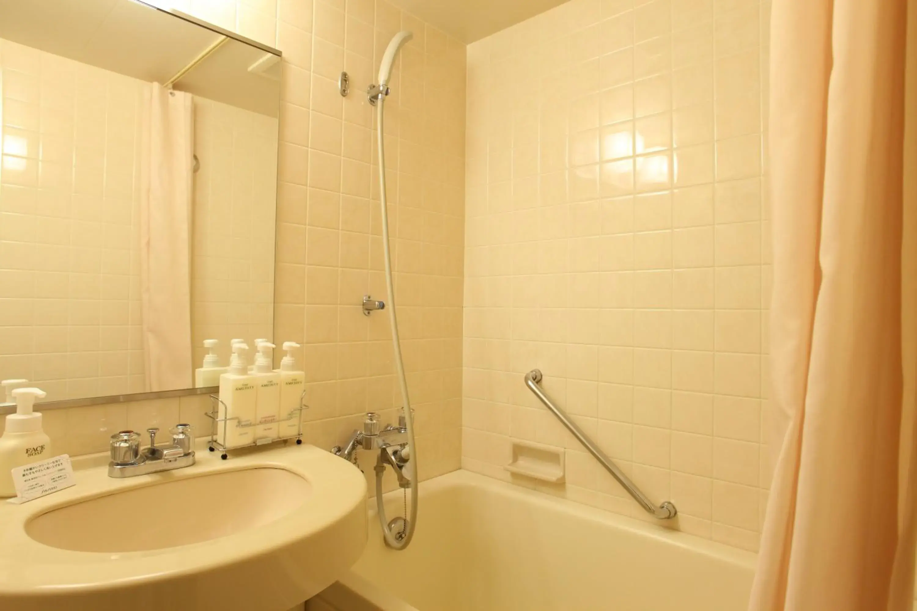 Double Room with Small Double Bed - Non-Smoking in Hotel Viamare Kobe Double Room with Small Double Bed - Non-Smoking in Hotel Viamare Kobe