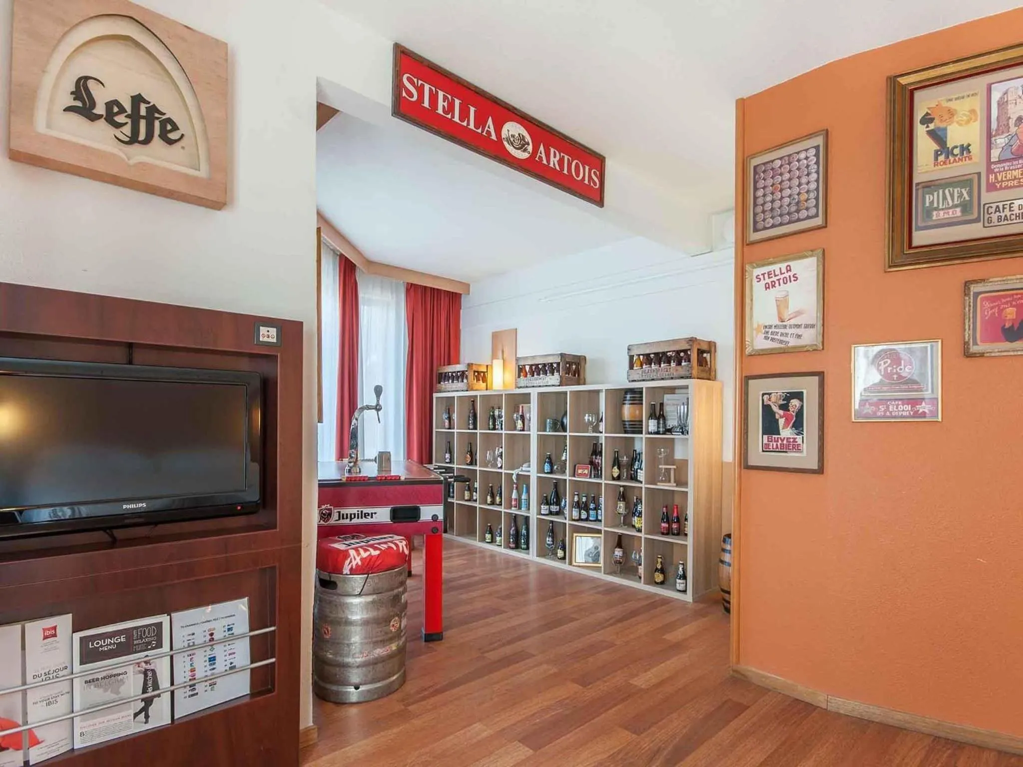 Bedroom in ibis Hotel Brussels Centre Gare du Midi