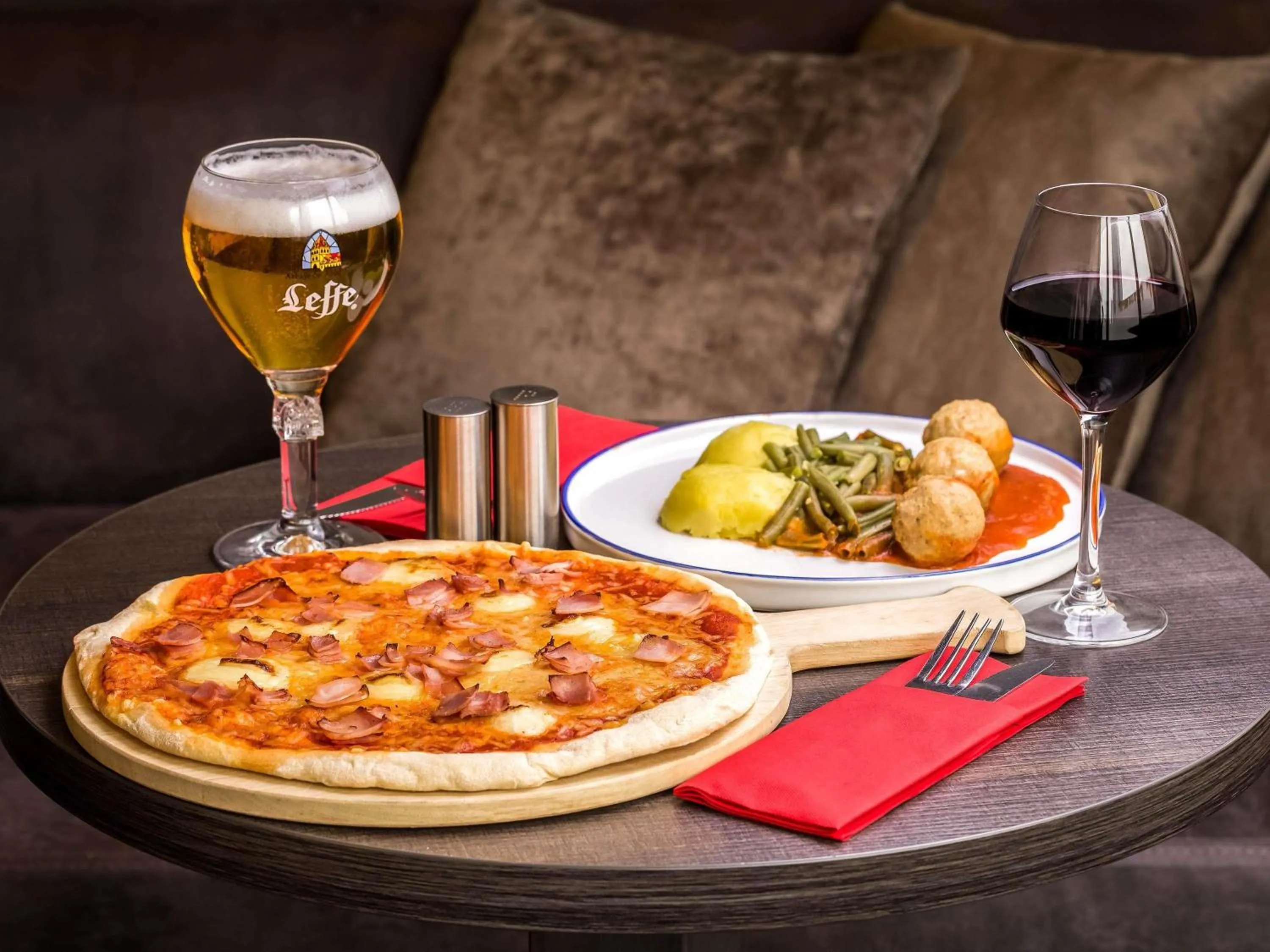 Lounge or bar in ibis Hotel Brussels Centre Gare du Midi