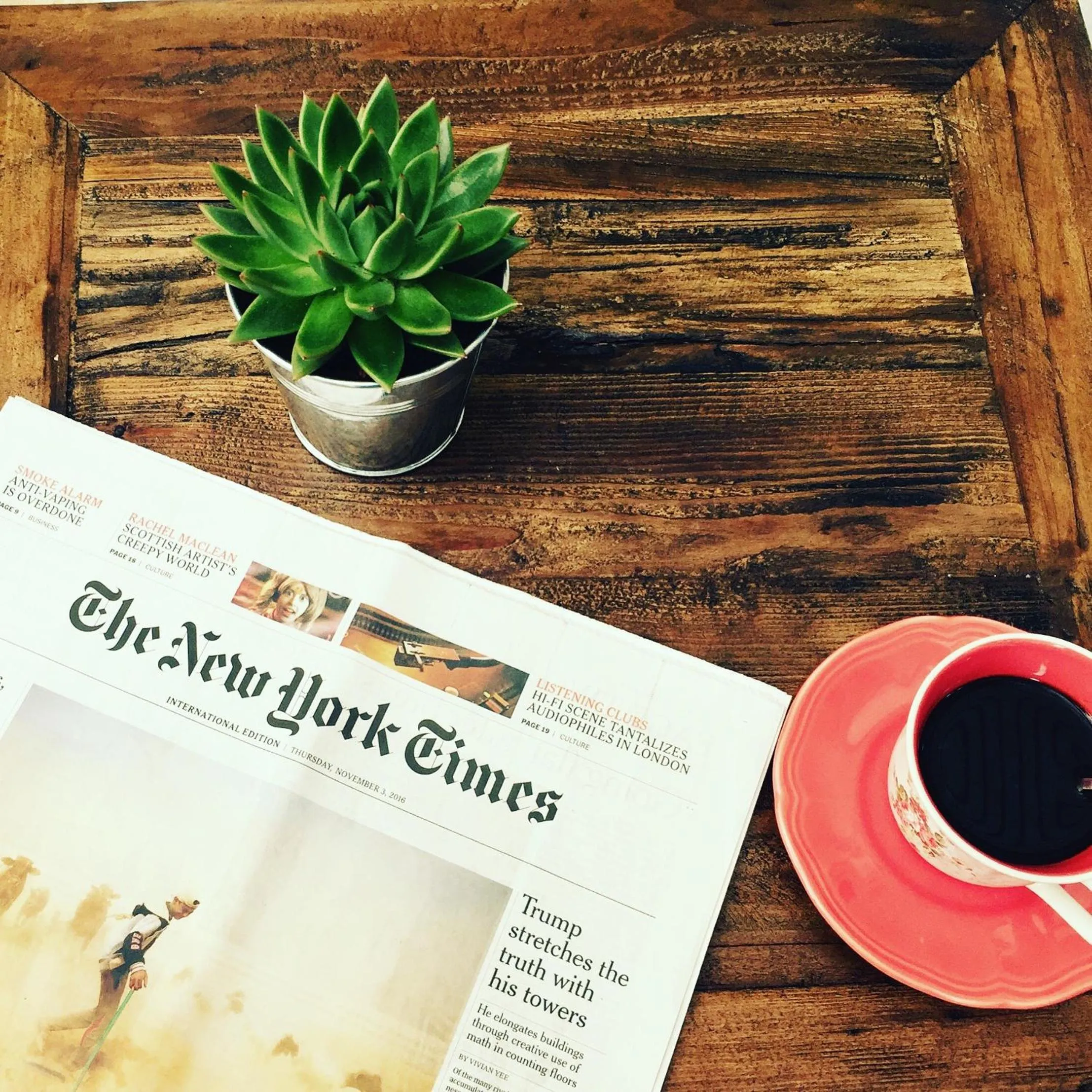 Patio in Hôtel Le Petit Castel