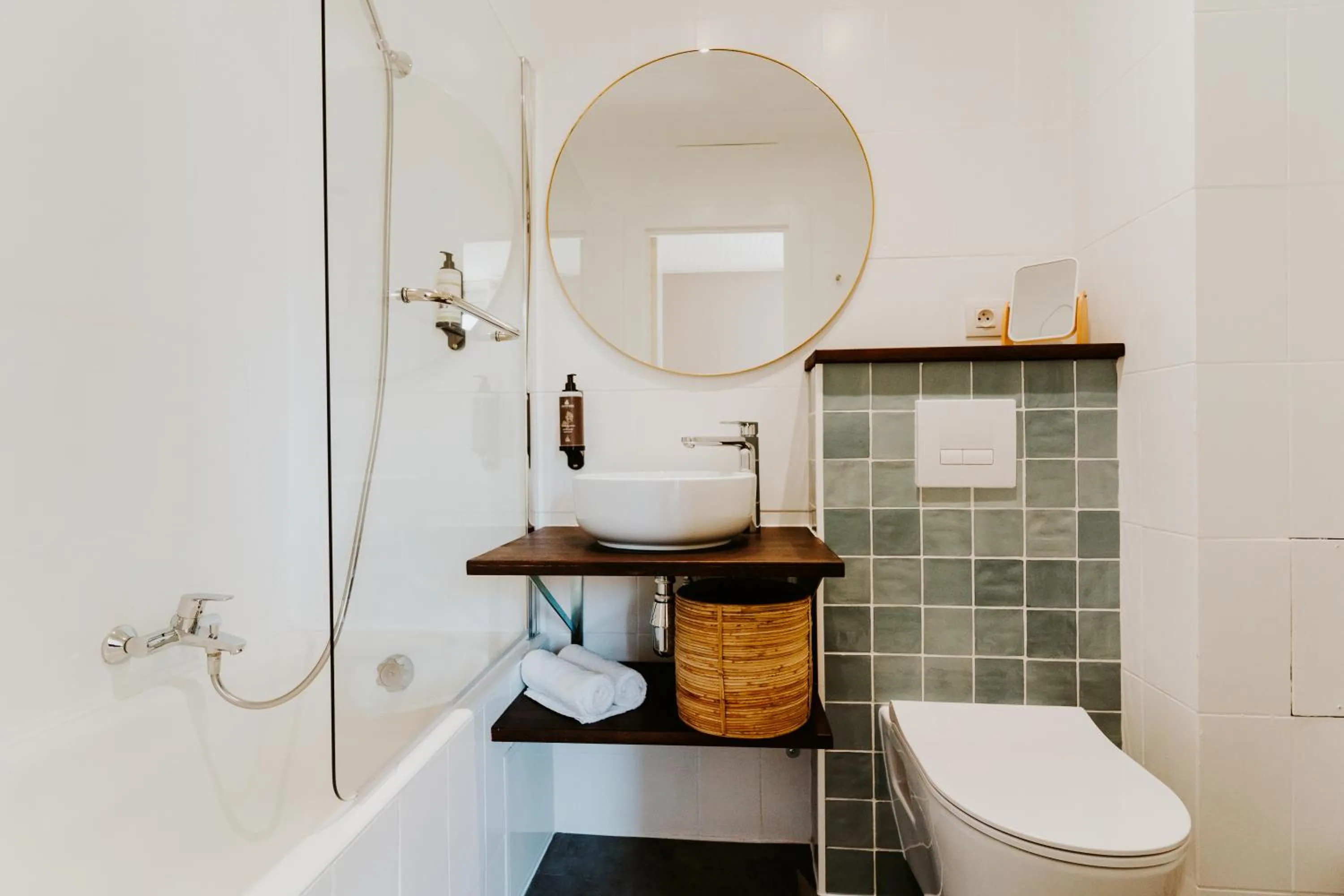 Bathroom in Hôtel Le Petit Castel