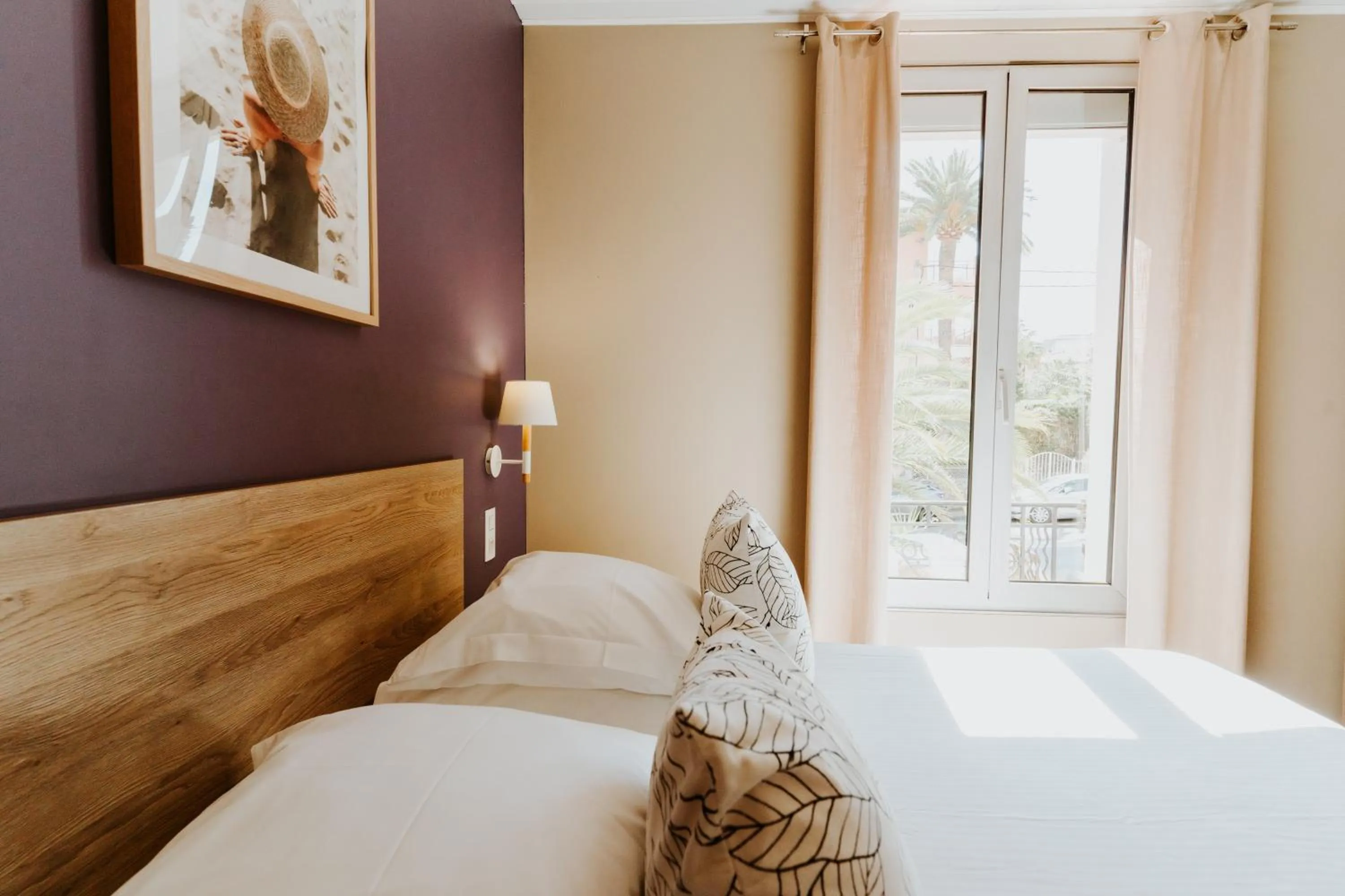 Bedroom, Bed in Hôtel Le Petit Castel