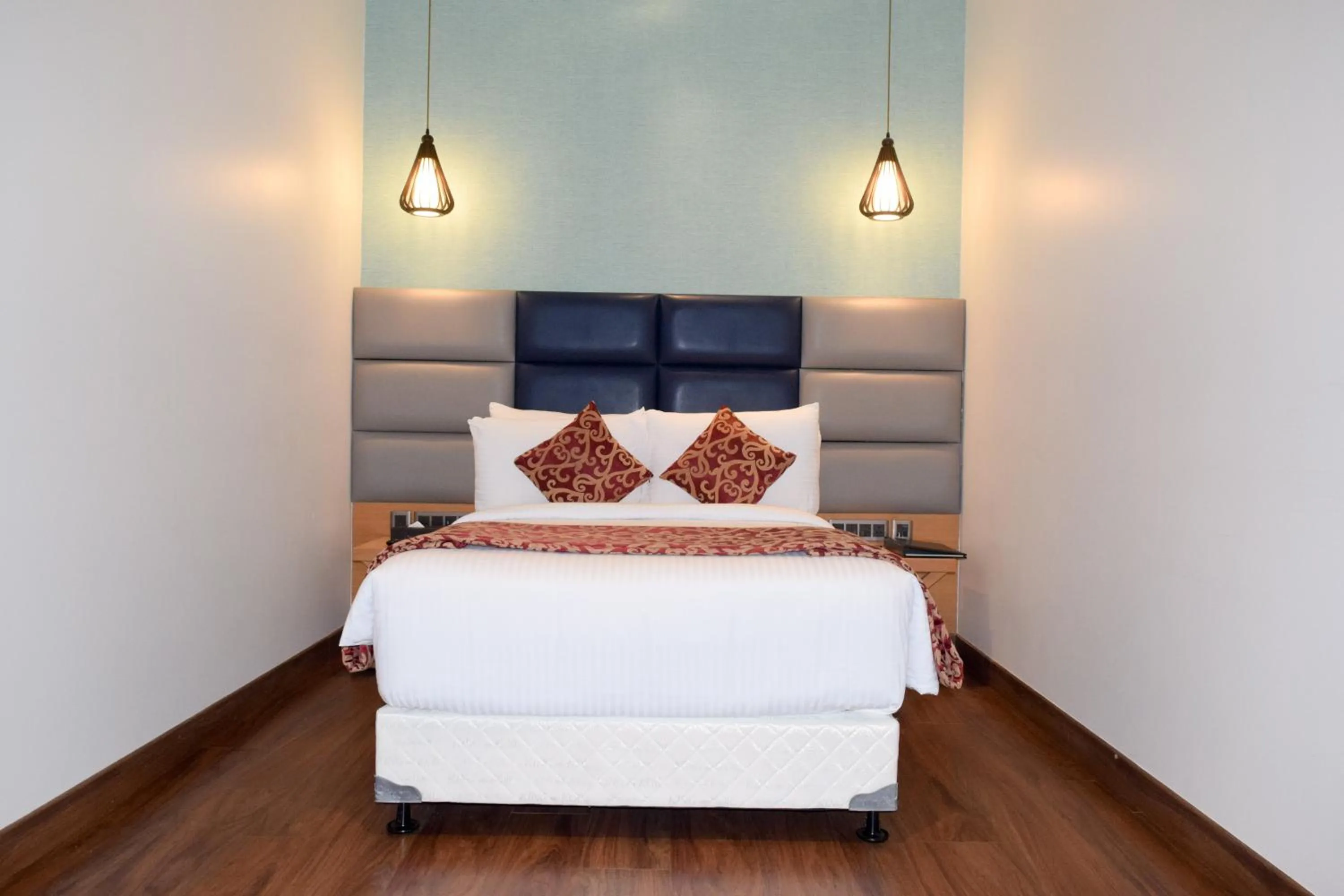 Bed in SRM Hotel Maraimalai Nagar Chennai