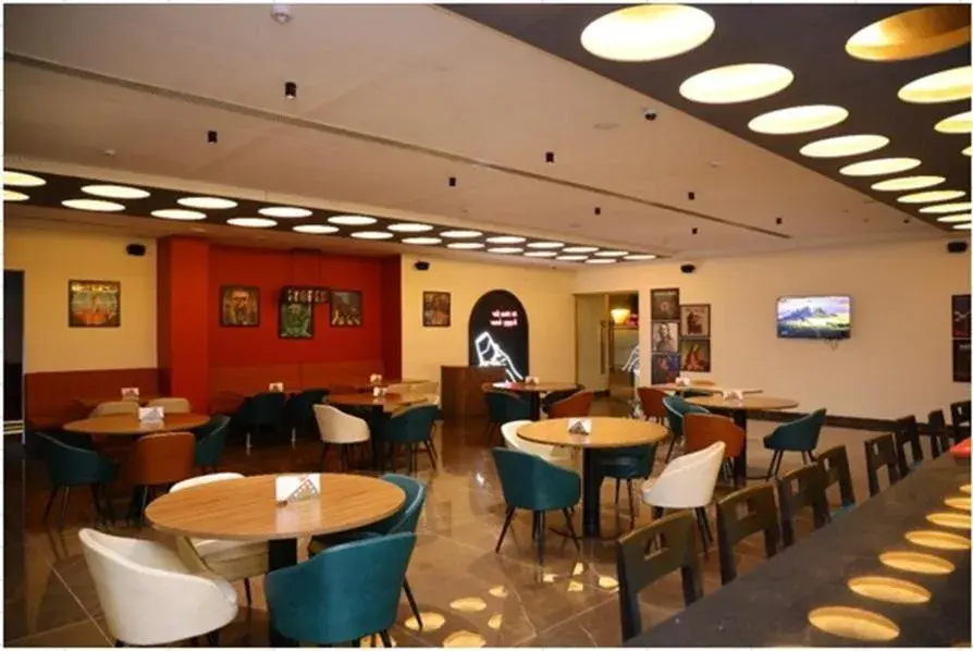 Lounge or bar in SRM Hotel Maraimalai Nagar Chennai Lounge or bar in SRM Hotel Maraimalai Nagar Chennai