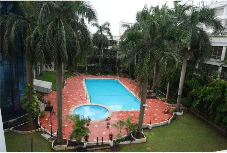Swimming pool in SRM Hotel Maraimalai Nagar Chennai
