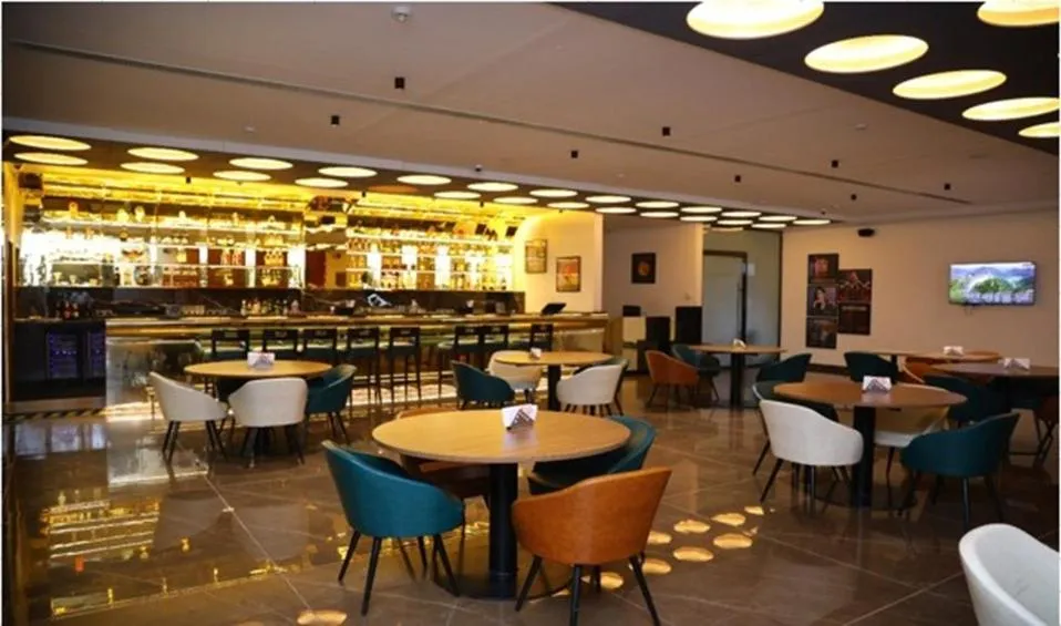 Restaurant/places to eat in SRM Hotel Maraimalai Nagar Chennai