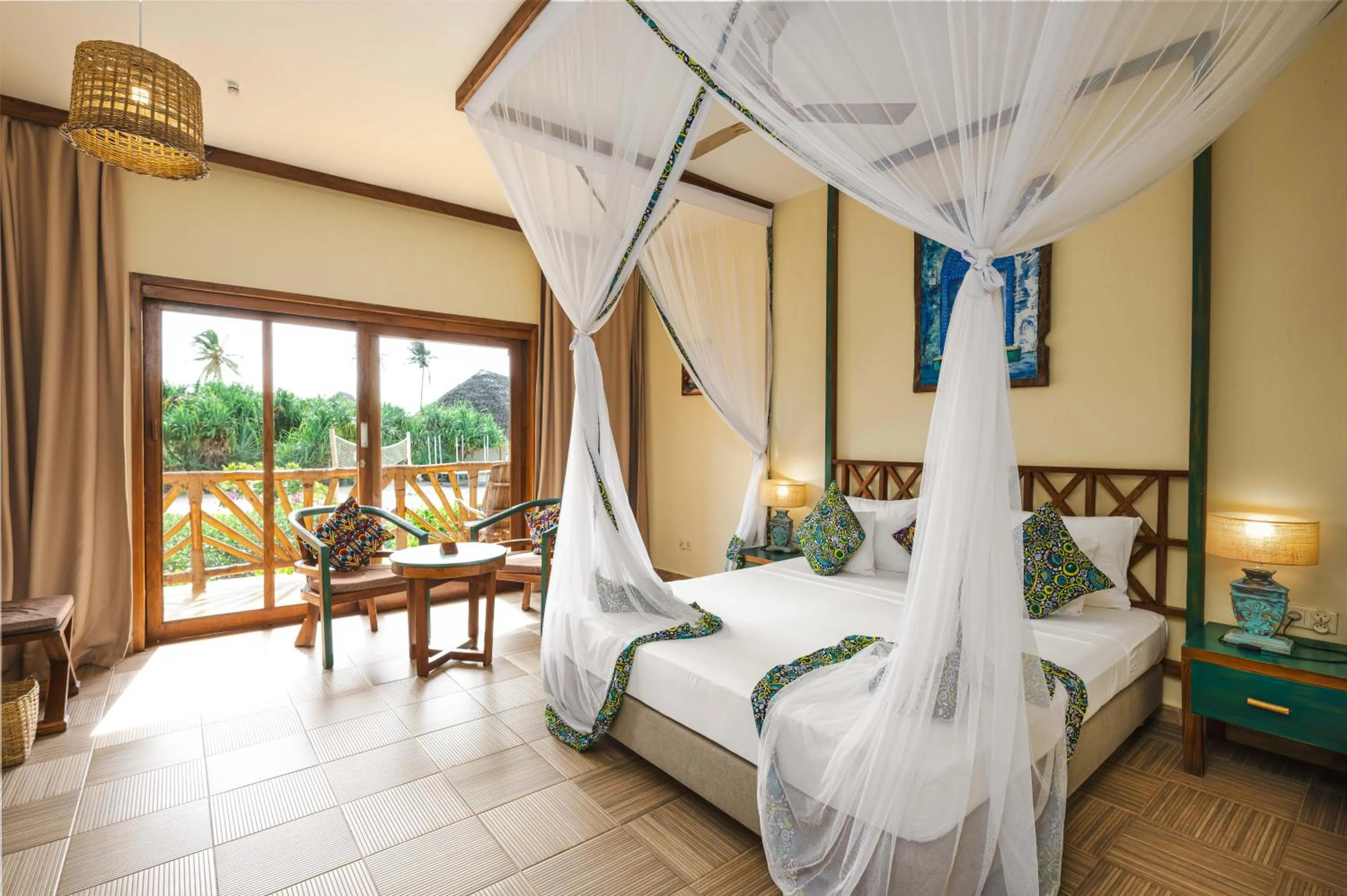 Photo of the whole room, Bed in Zanzibar Queen Hotel