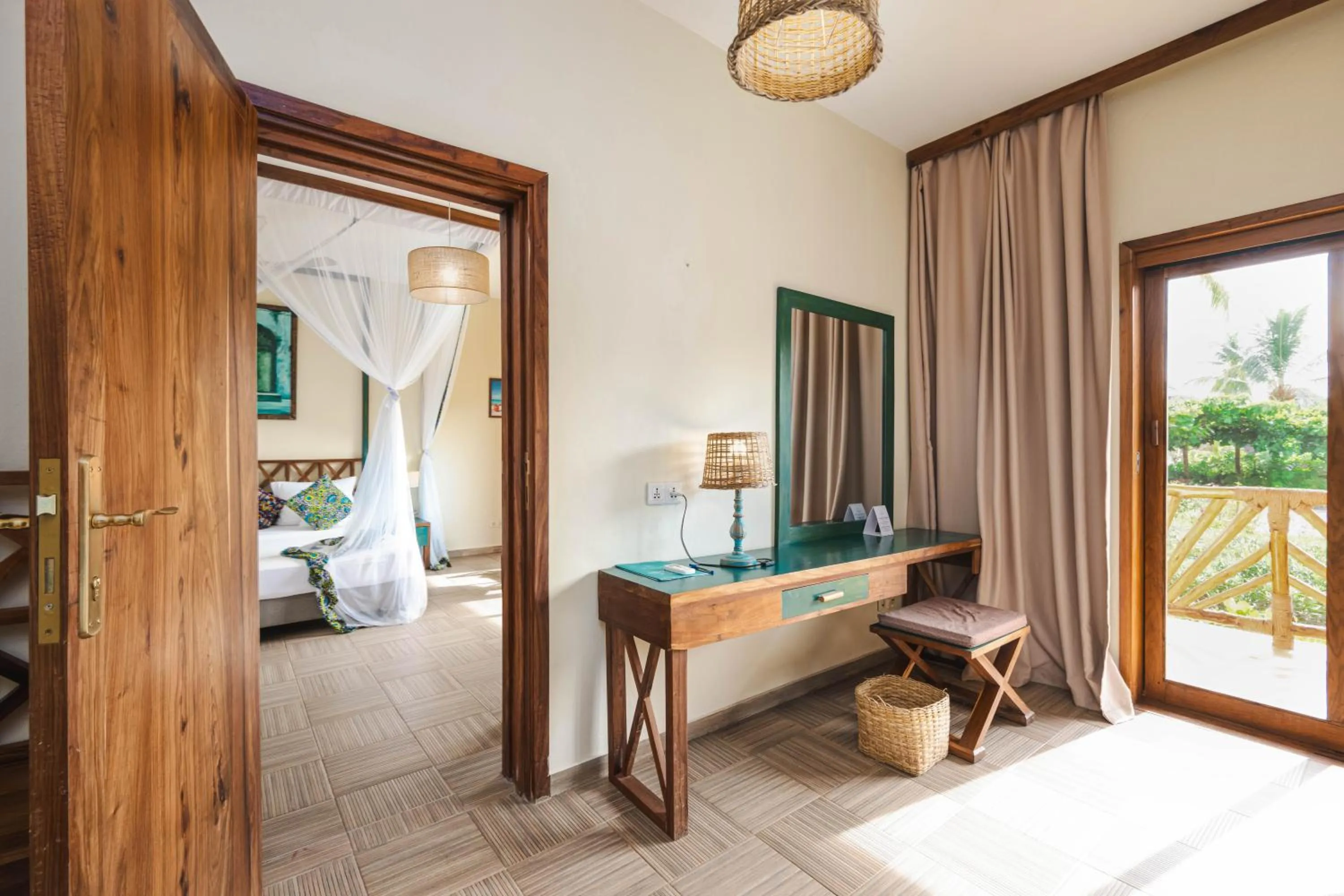 Photo of the whole room, Bed in Zanzibar Queen Hotel