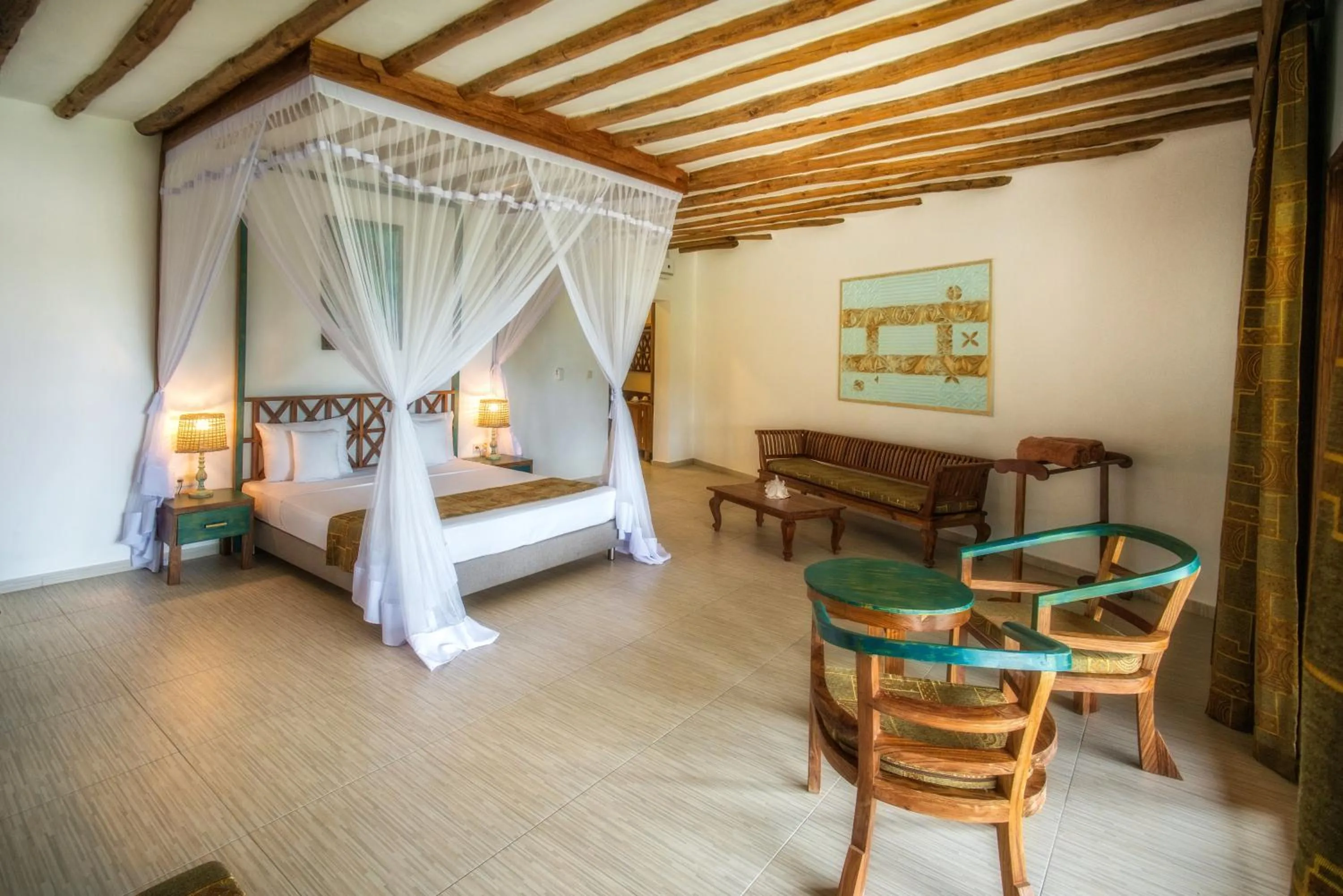 Photo of the whole room, Bed in Zanzibar Queen Hotel