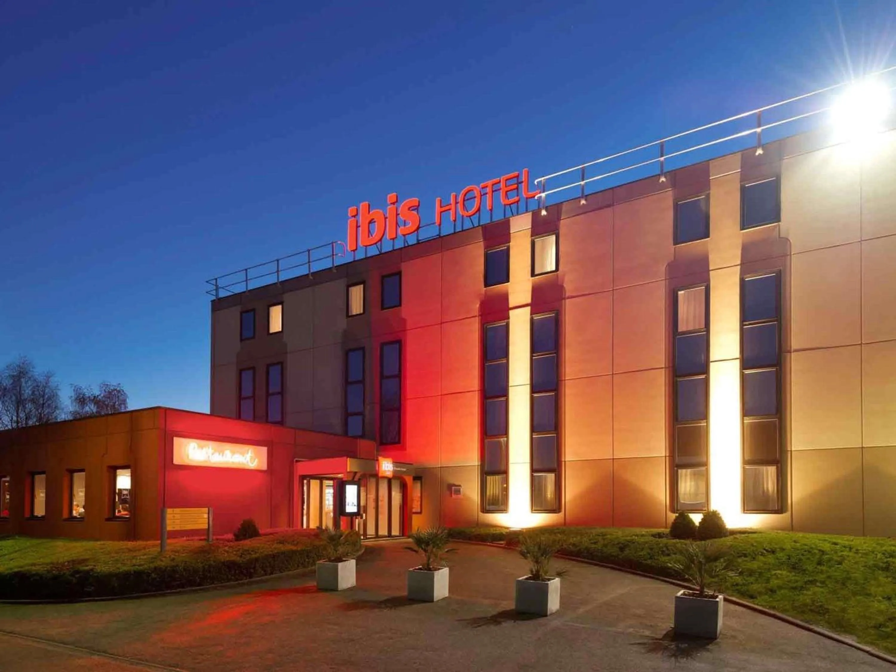 Property building in ibis Hotel Brussels Airport