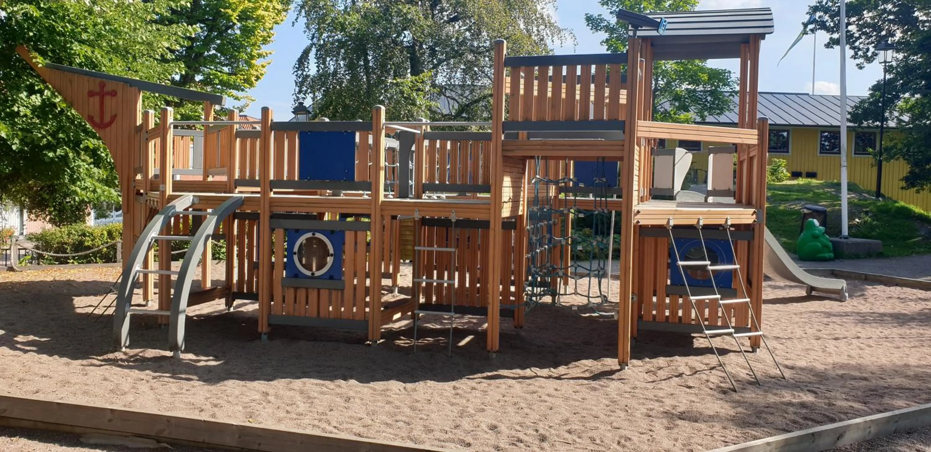 Children play ground in Gårdshotell Klockargården Öregrund