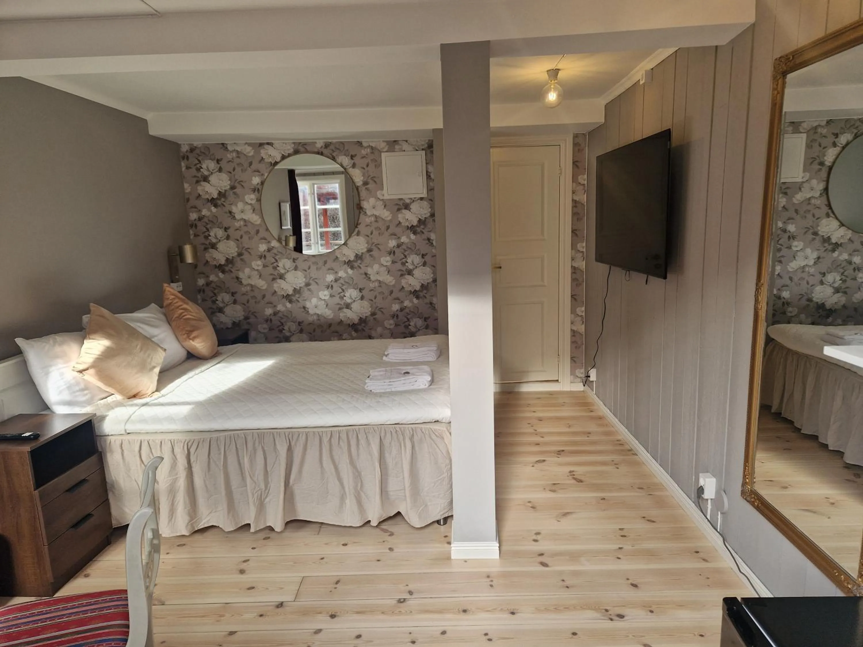 Bed in Gårdshotell Klockargården Öregrund